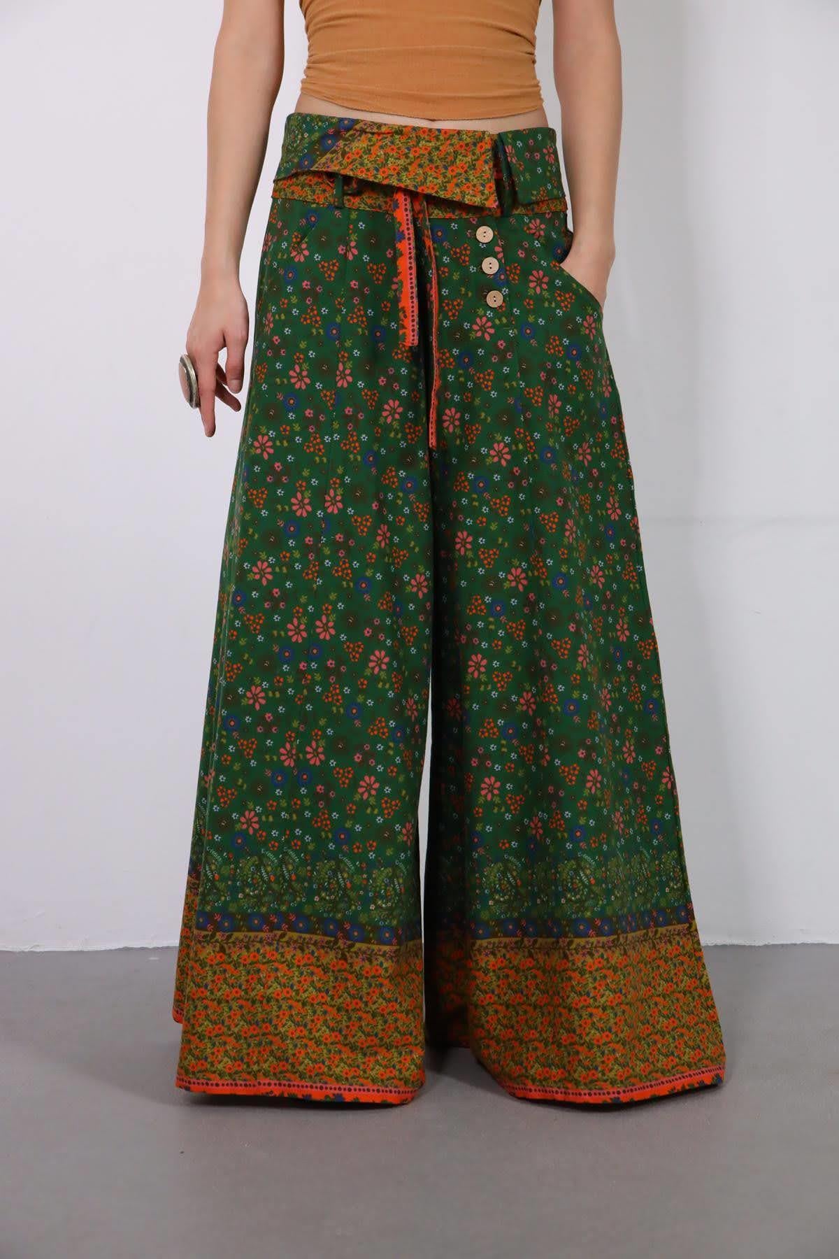 Yeşil Desenli Düğmeli Bol Paça Pantolon - Şaman Butik Yeşil Desenli Düğmeli Bol Paça Pantolon