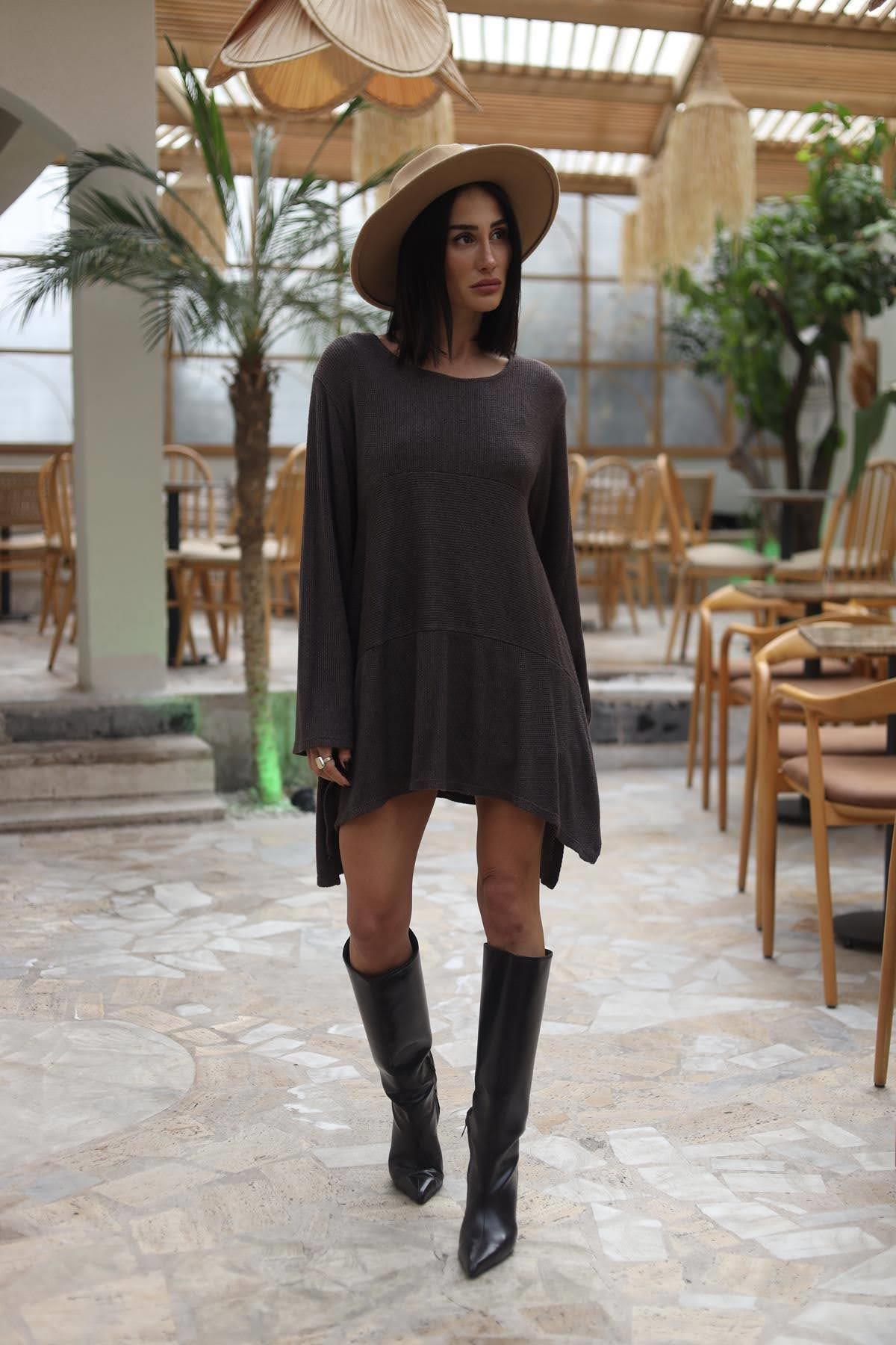 Kahverengi Dikiş Detaylı Tunik