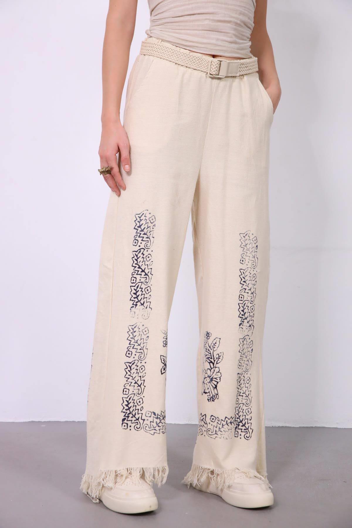 Krem Rengi Paçası Püsküllü Otantik Desenli Pantolon - Şaman Butik Krem Rengi Paçası Püsküllü Otantik Desenli Pantolon