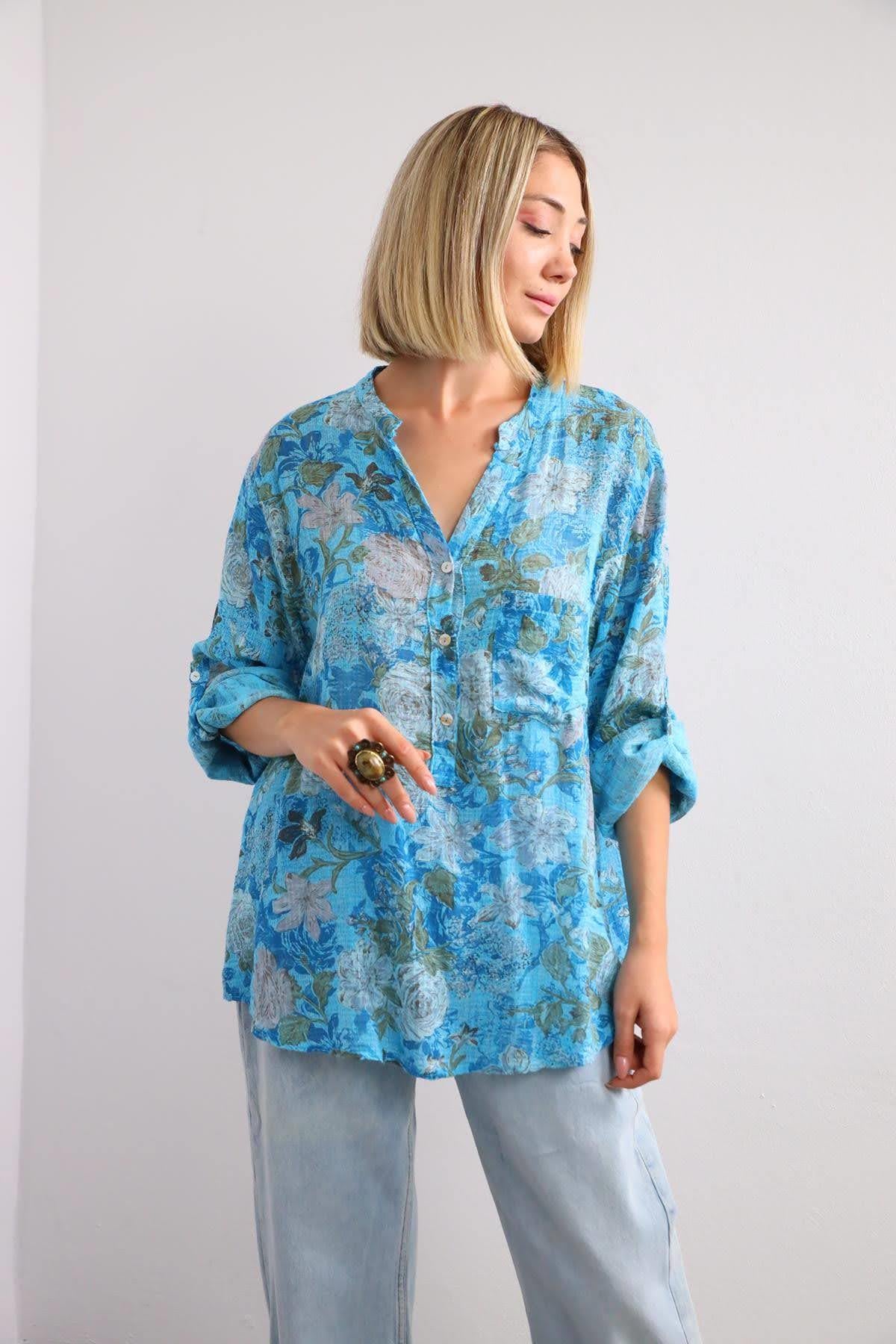  Turkuaz Gül Desenli Yarım Düğmeli Cepli Gömlek