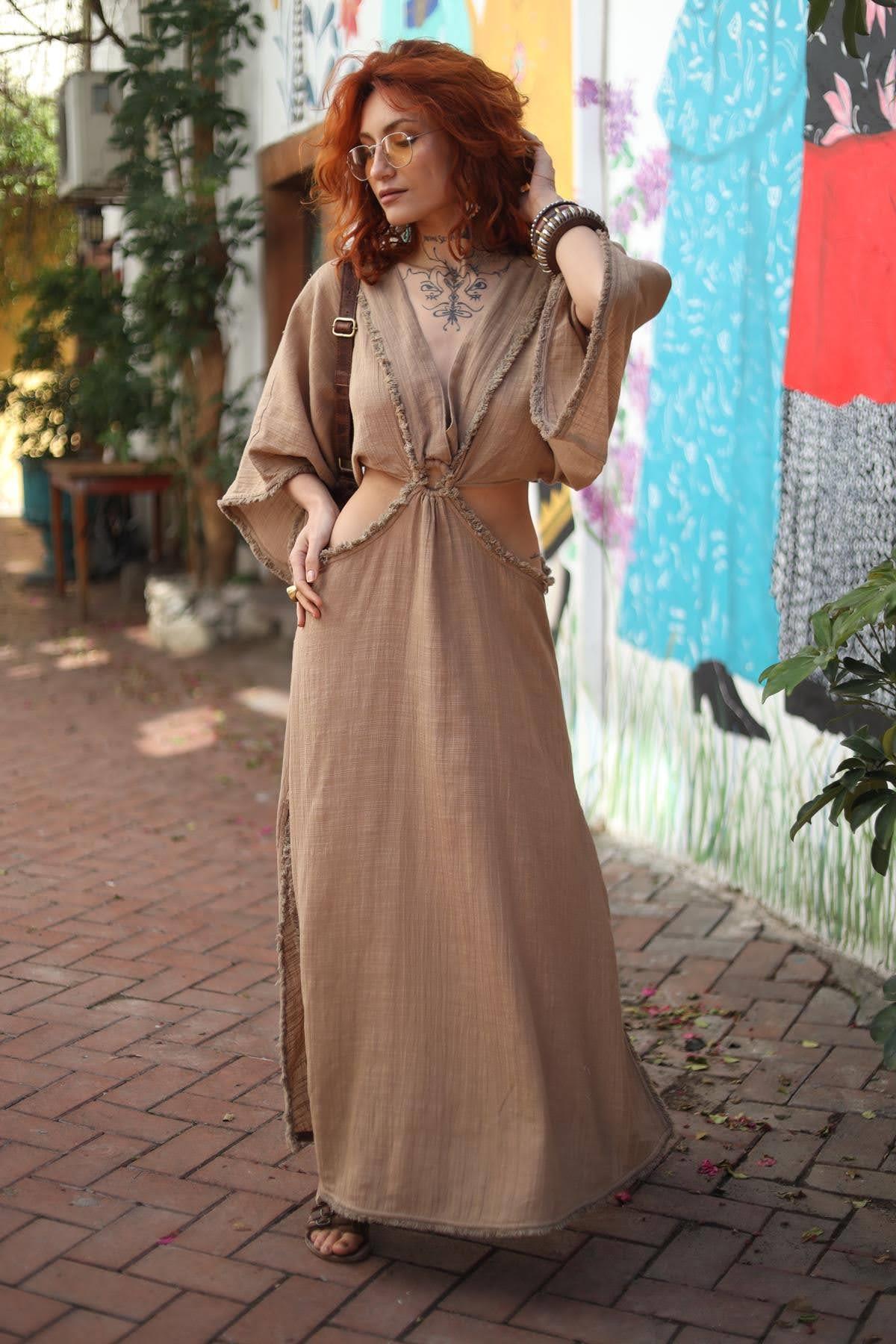Kahverengi Halka Detaylı Püsküllü Otantik Elbise