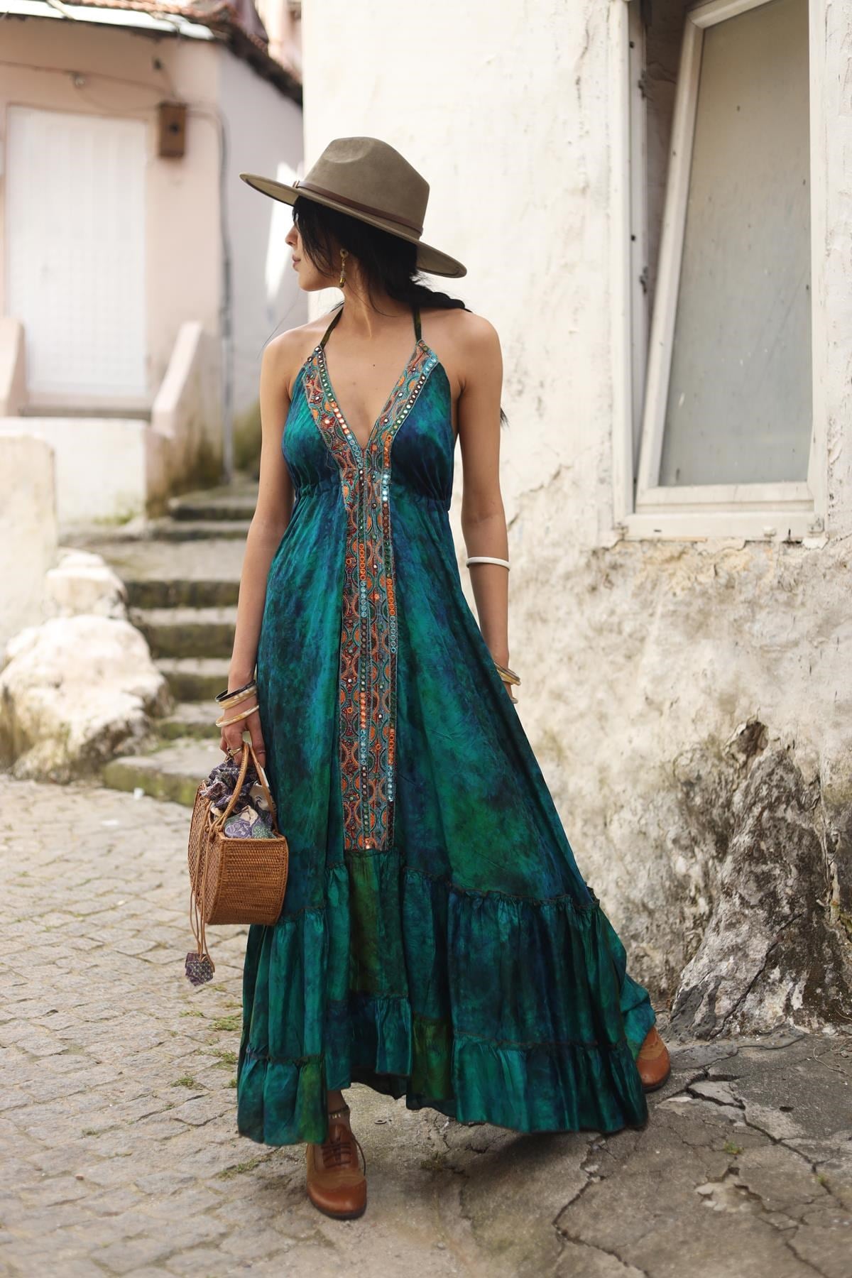 Renkli Batikli Nakış Detaylı Askılı İpek Elbise