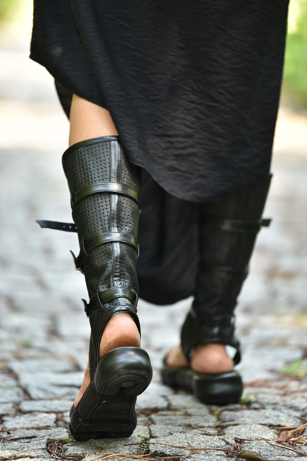 Siyah Deri Gladyatör Sandalet - Şaman Butik - Bohem Giyim ve Aksesuar |  Kadın & Erkek