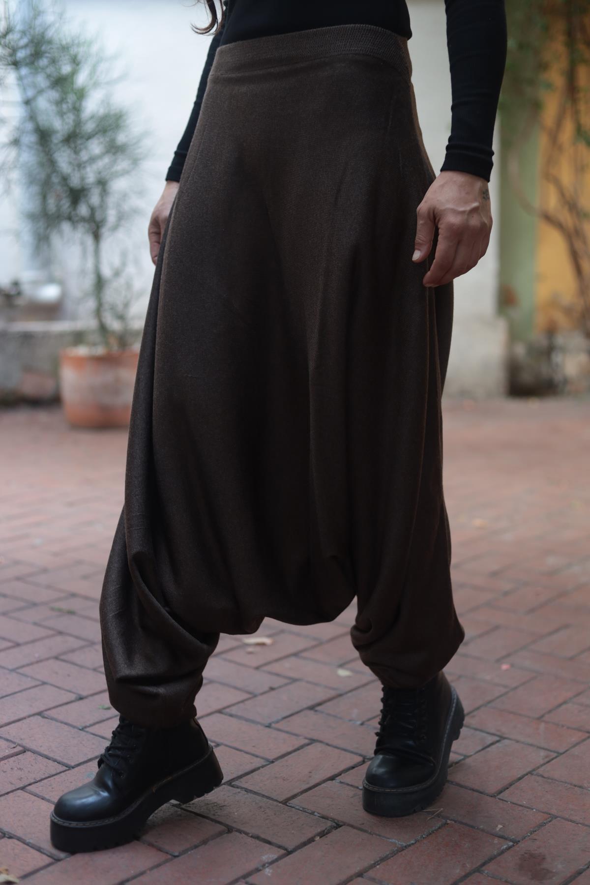 Kahverengi Beli ve Paçası Lastikli Triko Şalvar