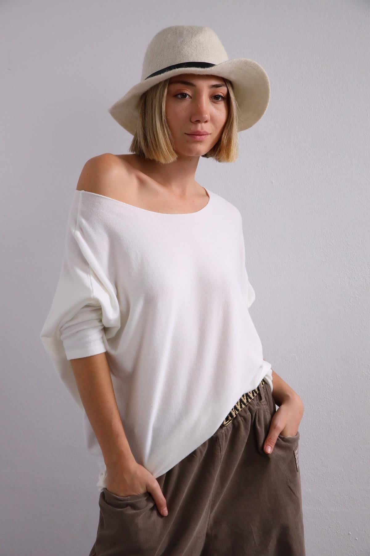 Beyaz Bisiklet Yaka Yarasa Kol Bluz - Şaman Butik Beyaz Bisiklet Yaka Yarasa Kol Bluz