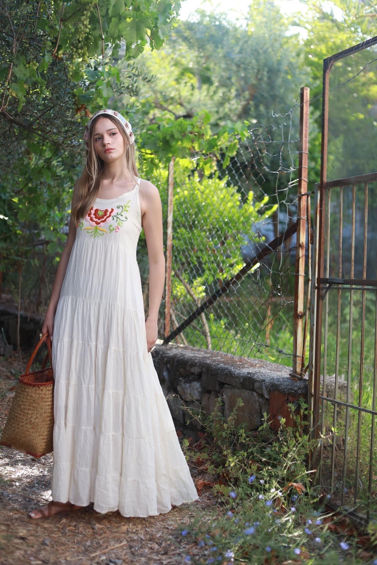 Ekru Nakışlı Sırtı Gipeli Askılı Bohem Elbise