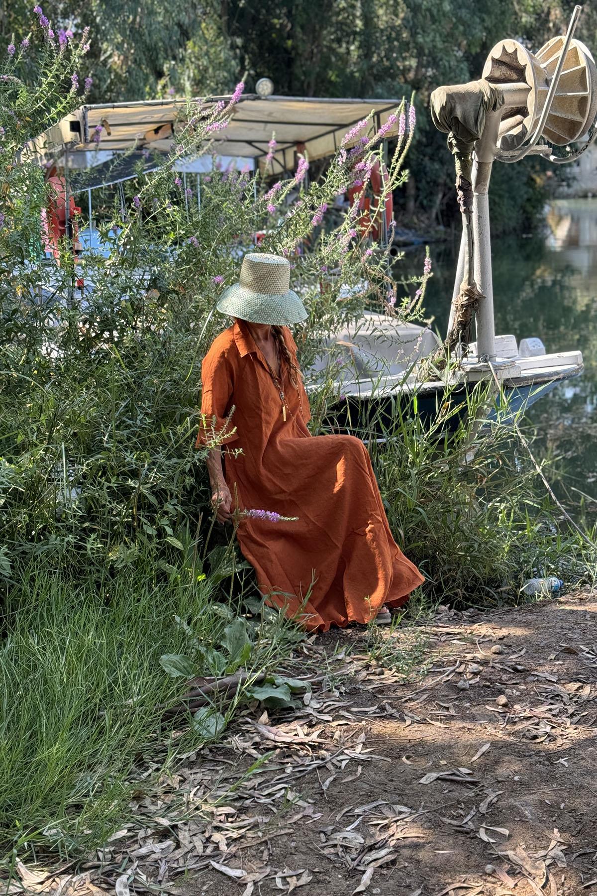 Kiremit Rengi Gömlek Yaka Truvakar Kol Keten Elbise - Şaman Butik Kiremit Rengi Gömlek Yaka Truvakar Kol Keten Elbise