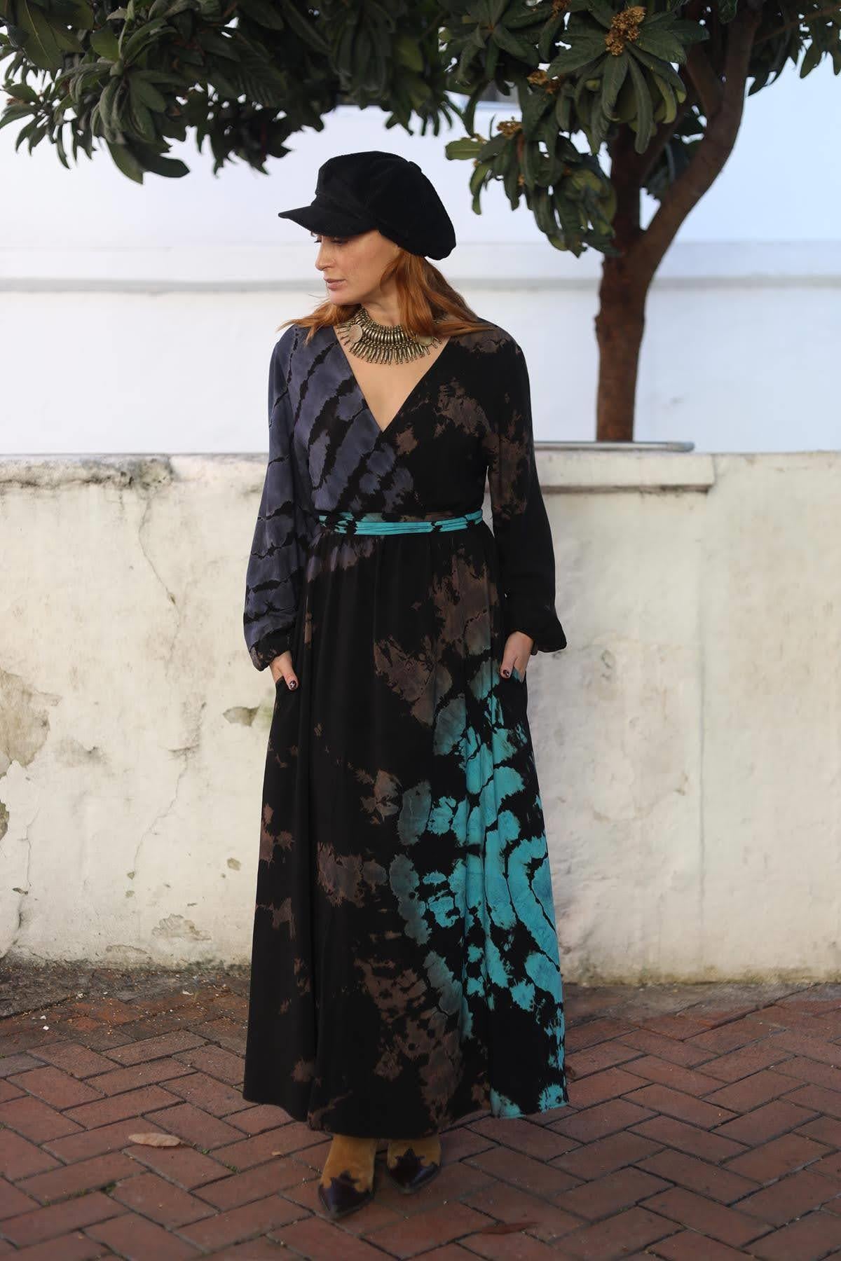 Siyah Batikli Kruvaze Yaka Elbise