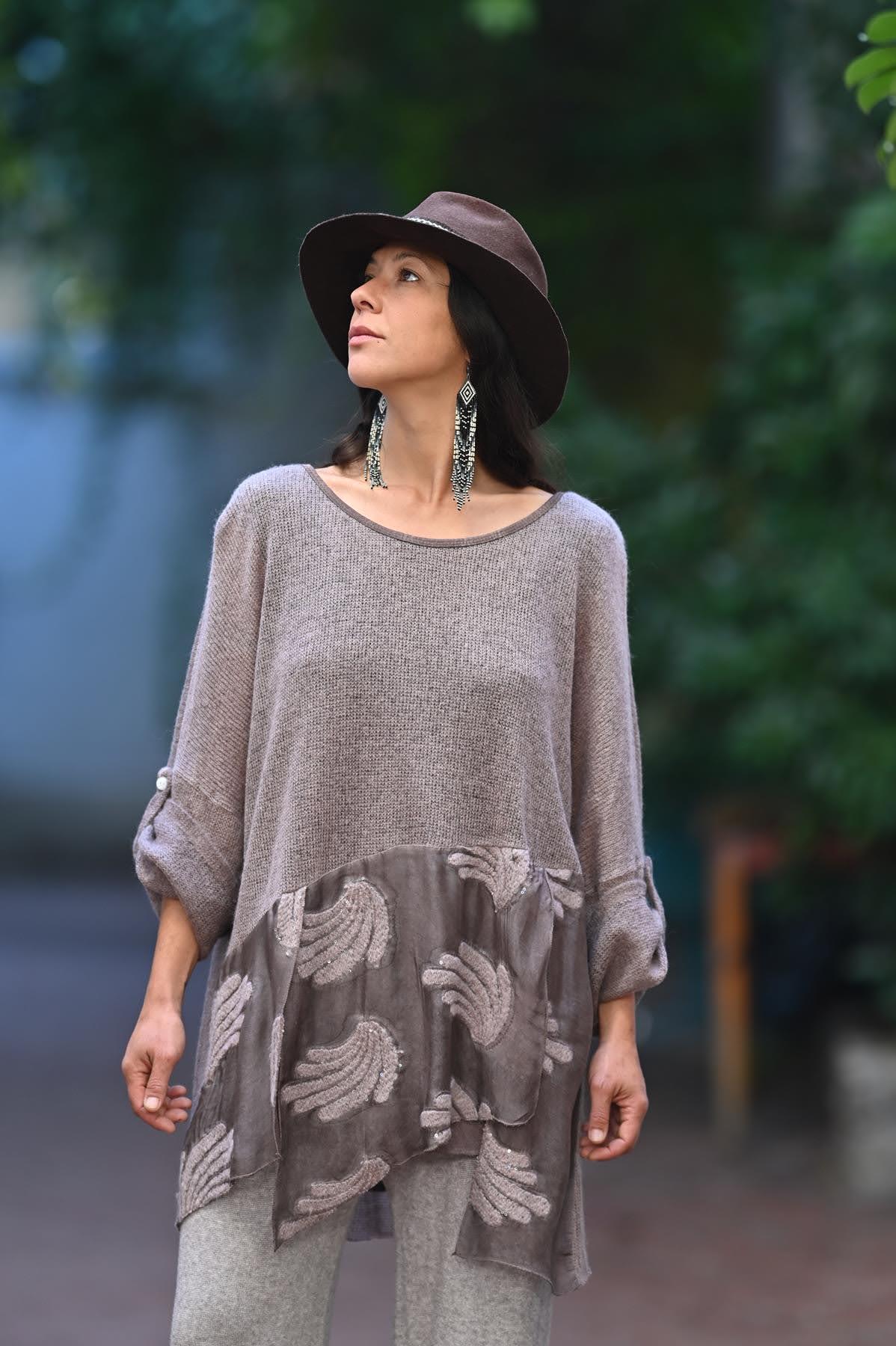 Kahverengi Otantik Kabartmalı Garnili Bluz