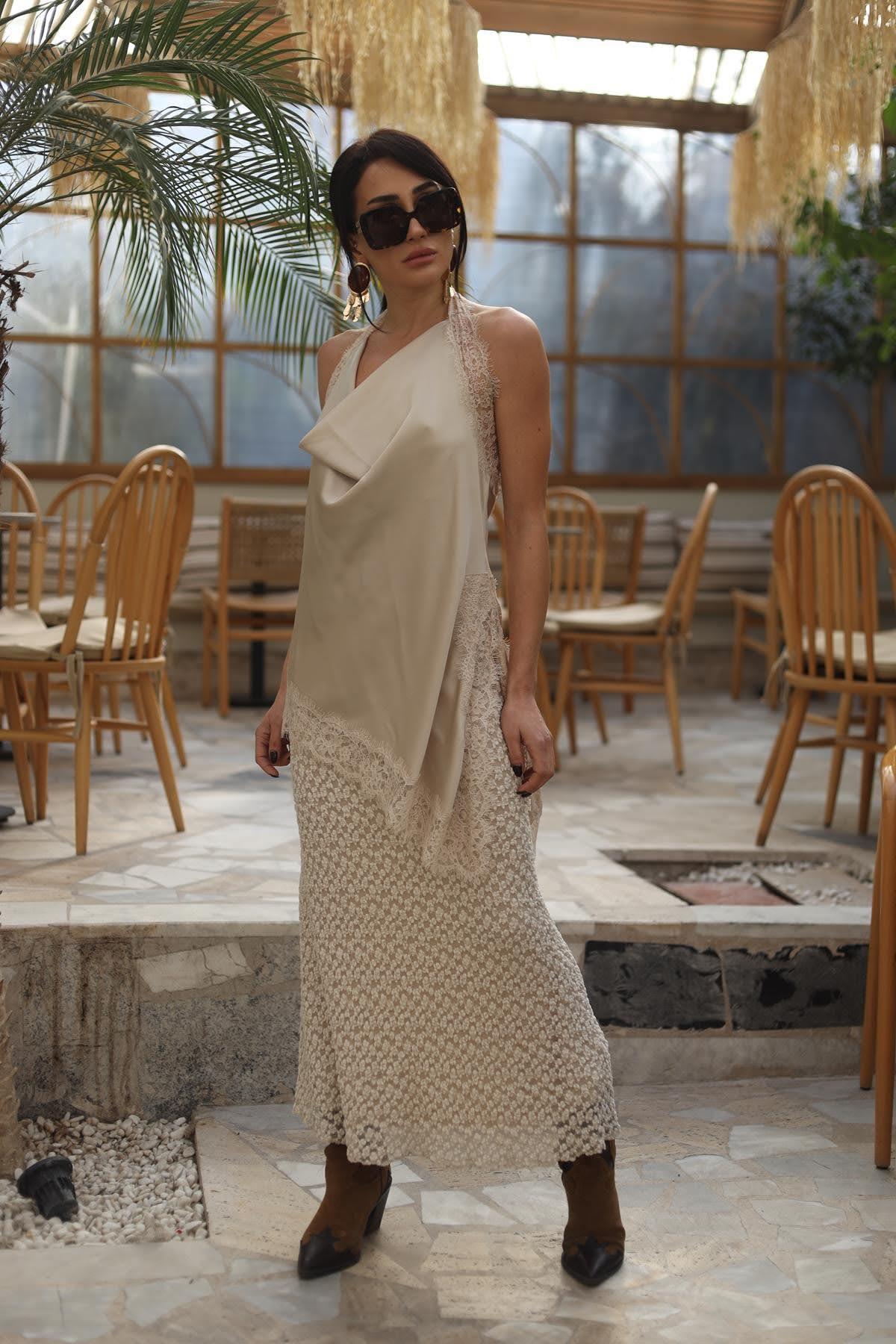 Krem Rengi Degaje Yaka Dantelli Asimetrik Bluz