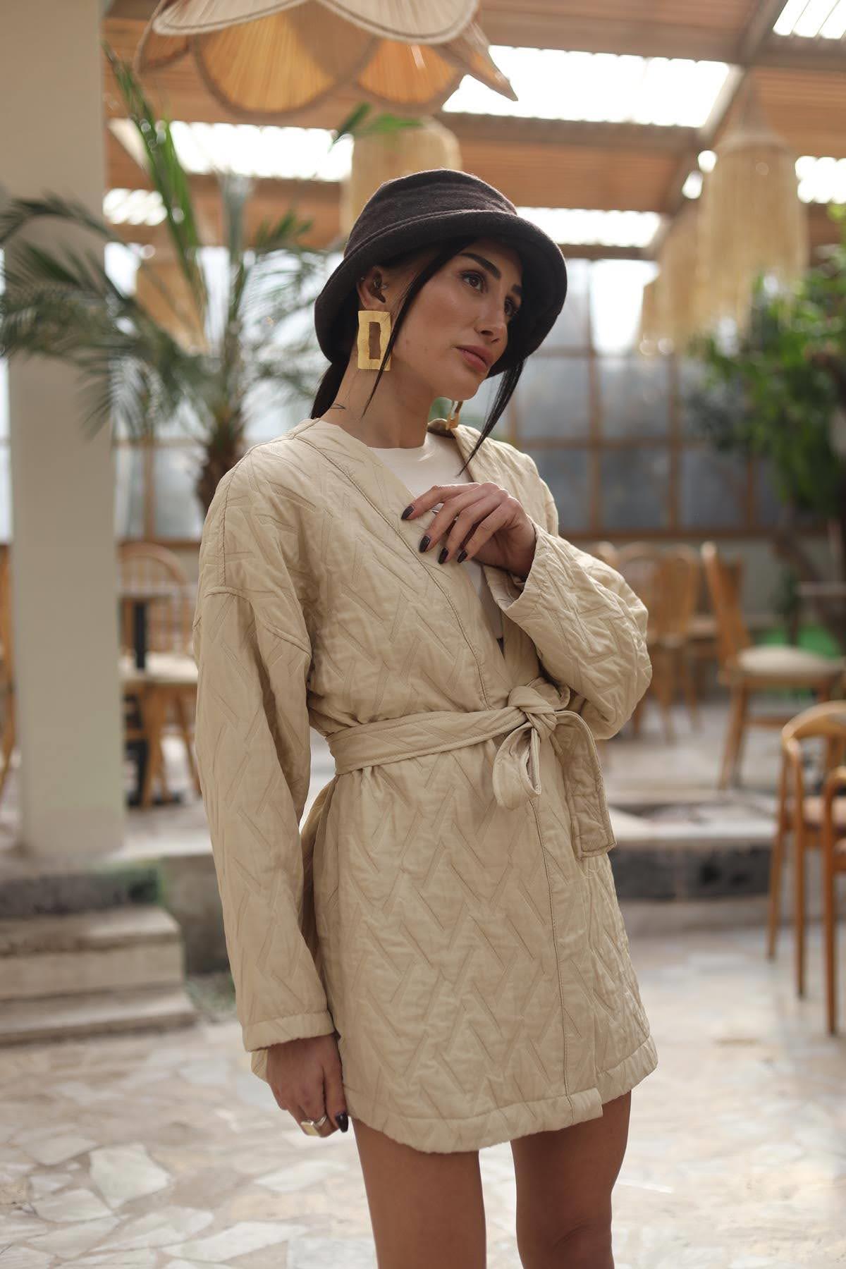 Taş Rengi Desenli Kuşaklı Ceket