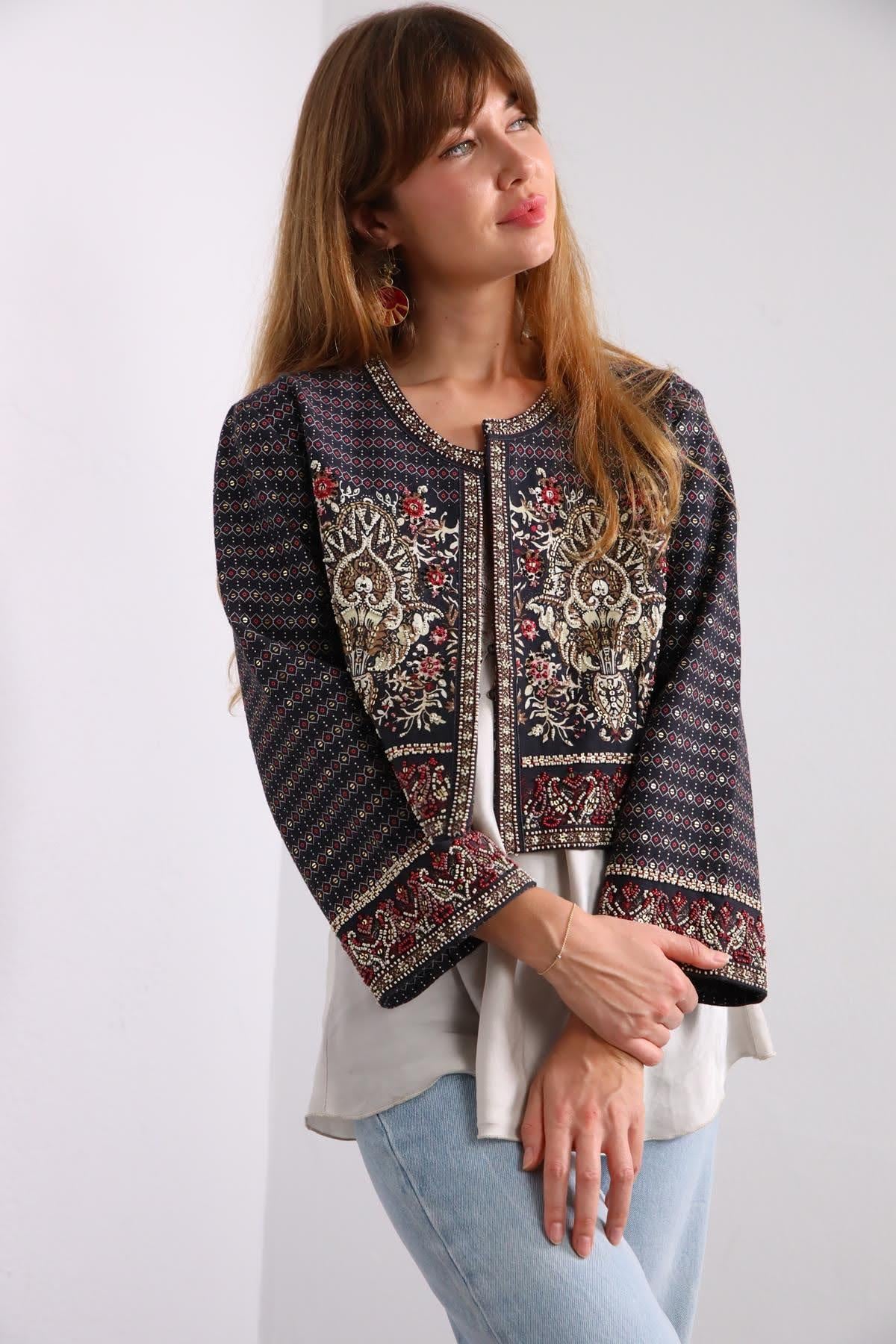 Siyah Boncuk Ve Pul İşlemeli Bohem Ceket - Şaman Butik - Bohem Giyim ve Aksesuar | Kadın & Erkek Siyah Boncuk Ve Pul İşlemeli Bohem Ceket