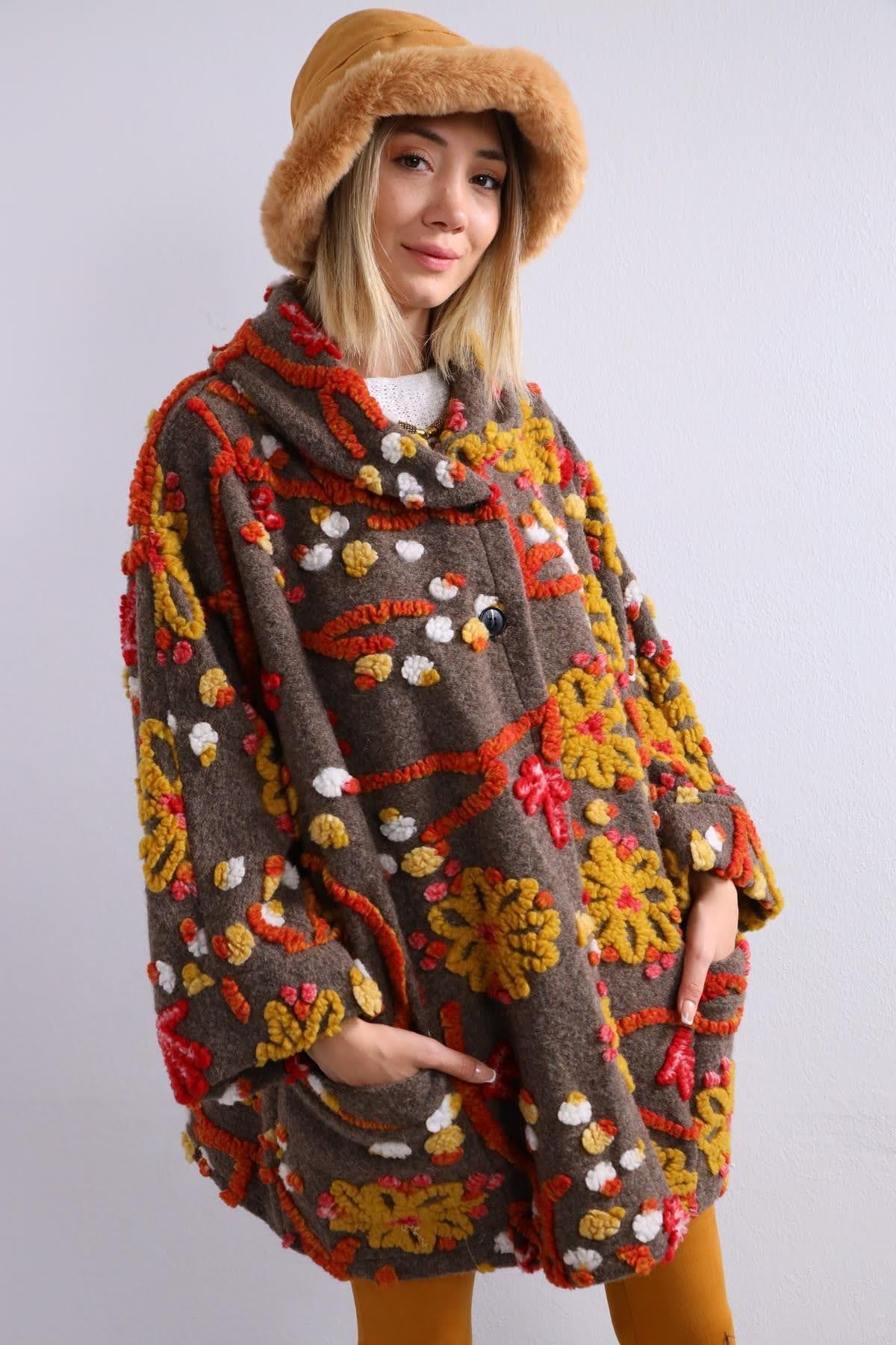 Vizon Rengi Çiçek Desenli Keçe Kaban - Şaman Butik Vizon Rengi Çiçek Desenli Keçe Kaban