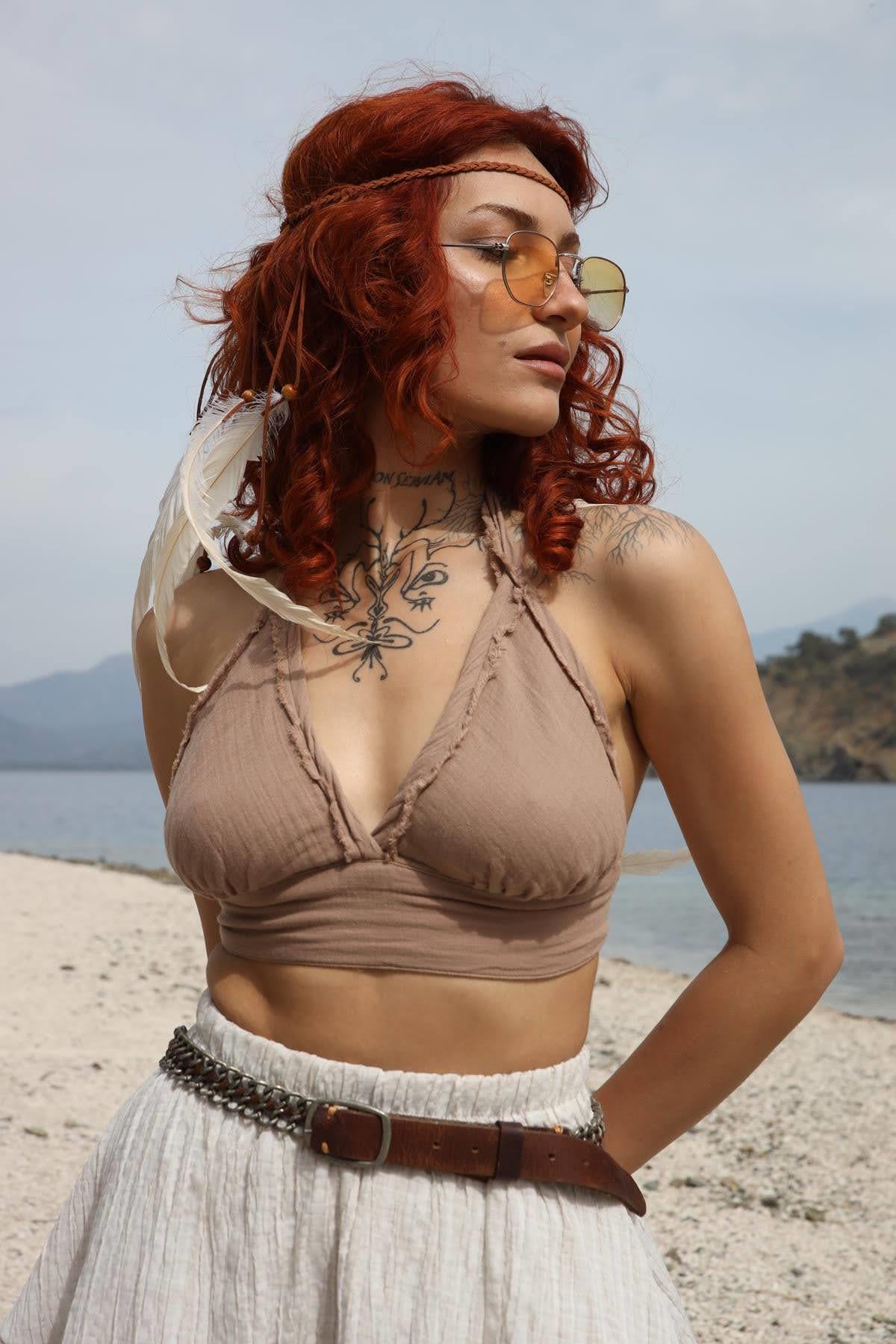 Sütlü Kahve Püsküllü Boyundan Bağlamalı Crop Bluz