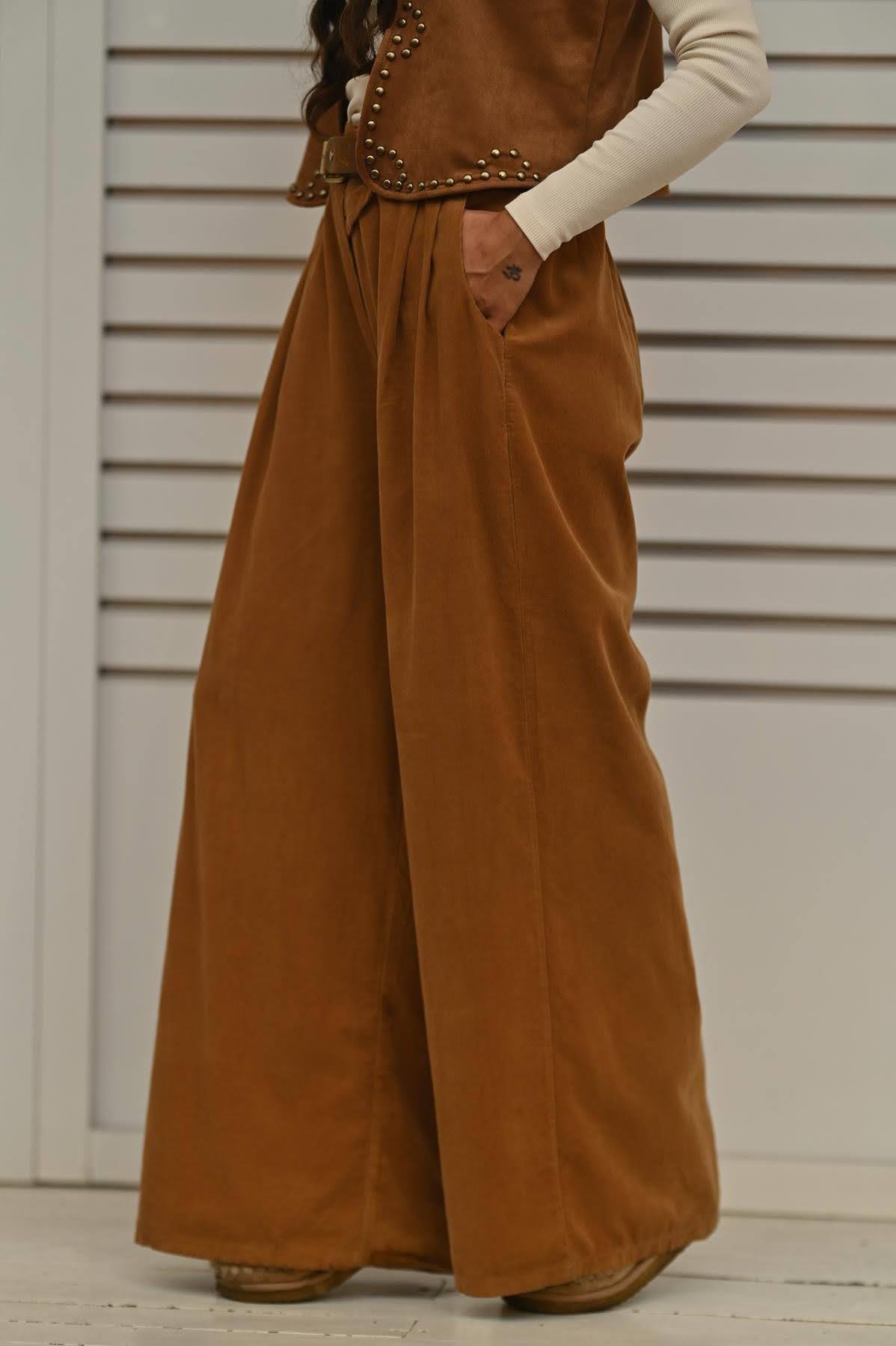 Hardal Rengi Düğme Detaylı Kadife Pantolon