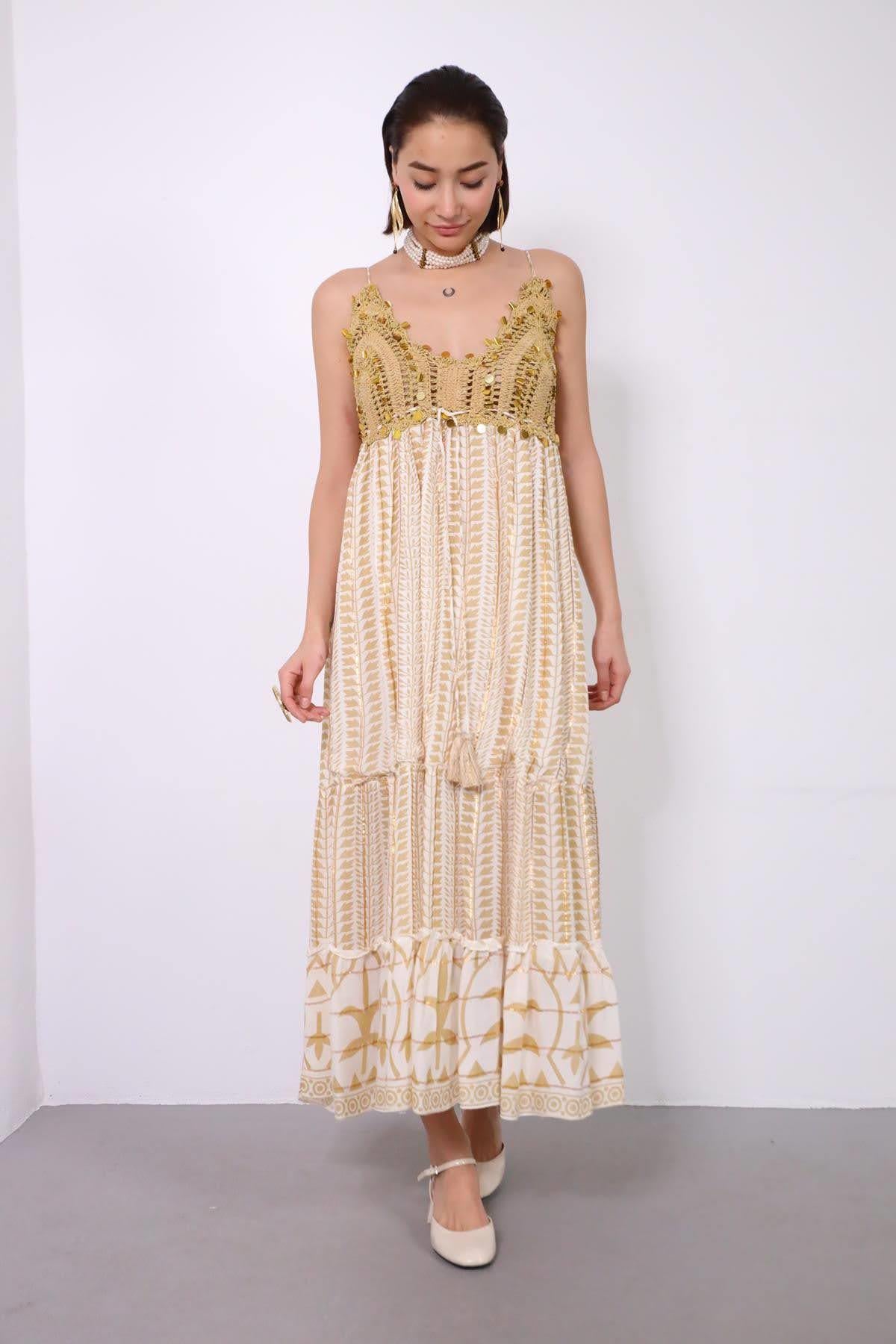 Krem Rengi Örgü V Yaka Sırtı Gipeli Askılı Elbise - Şaman Butik Krem Rengi Örgü V Yaka Sırtı Gipeli Askılı Elbise