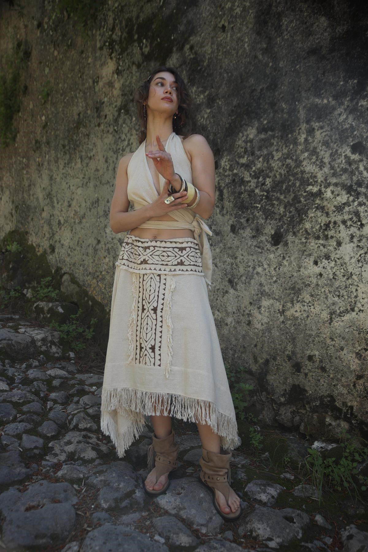 Krem Rengi Asimetrik Kesim Püsküllü Bohem Etek