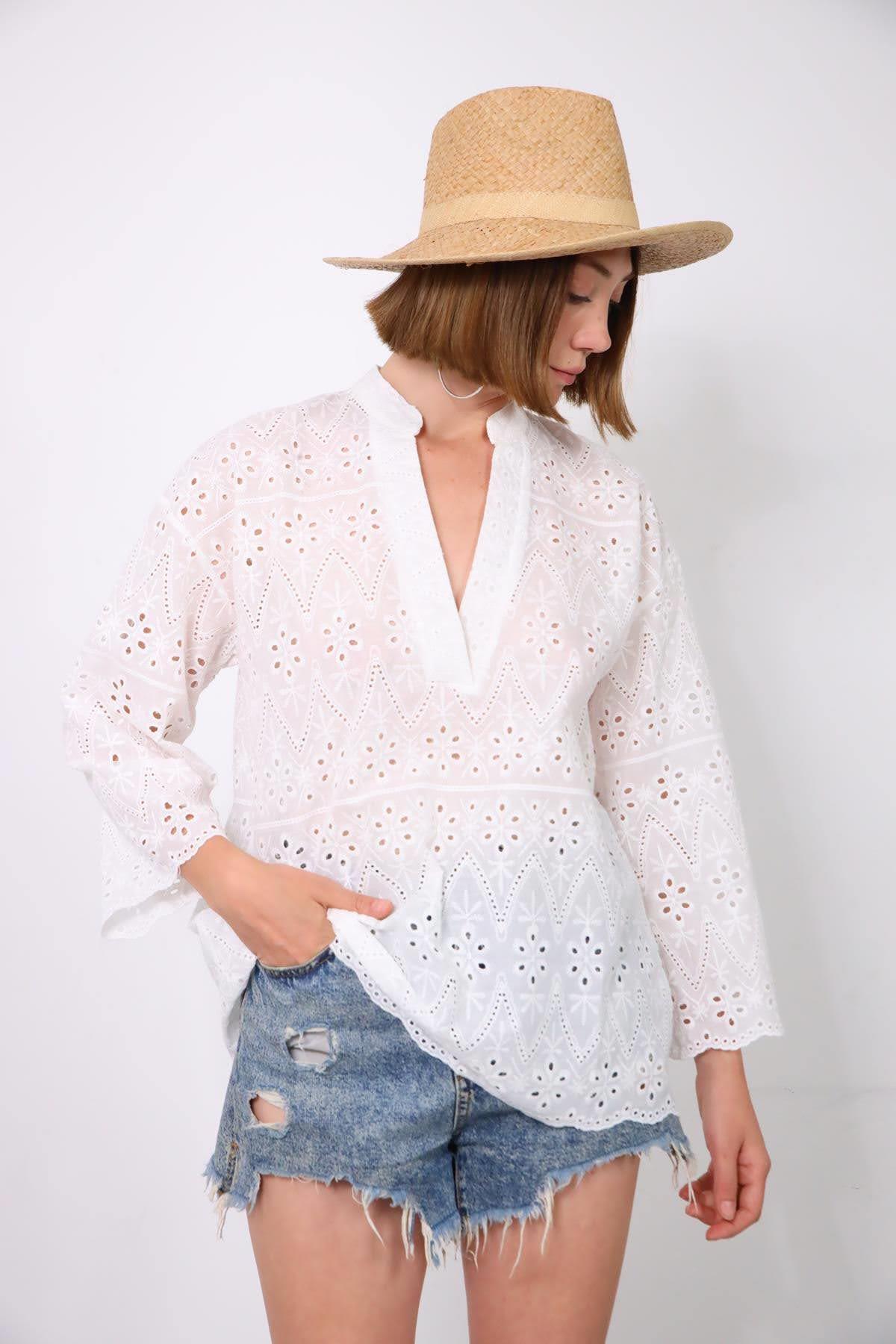 Beyaz Hakim Yaka Ajurlu Fisto Bluz - Şaman Butik Beyaz Hakim Yaka Ajurlu Fisto Bluz