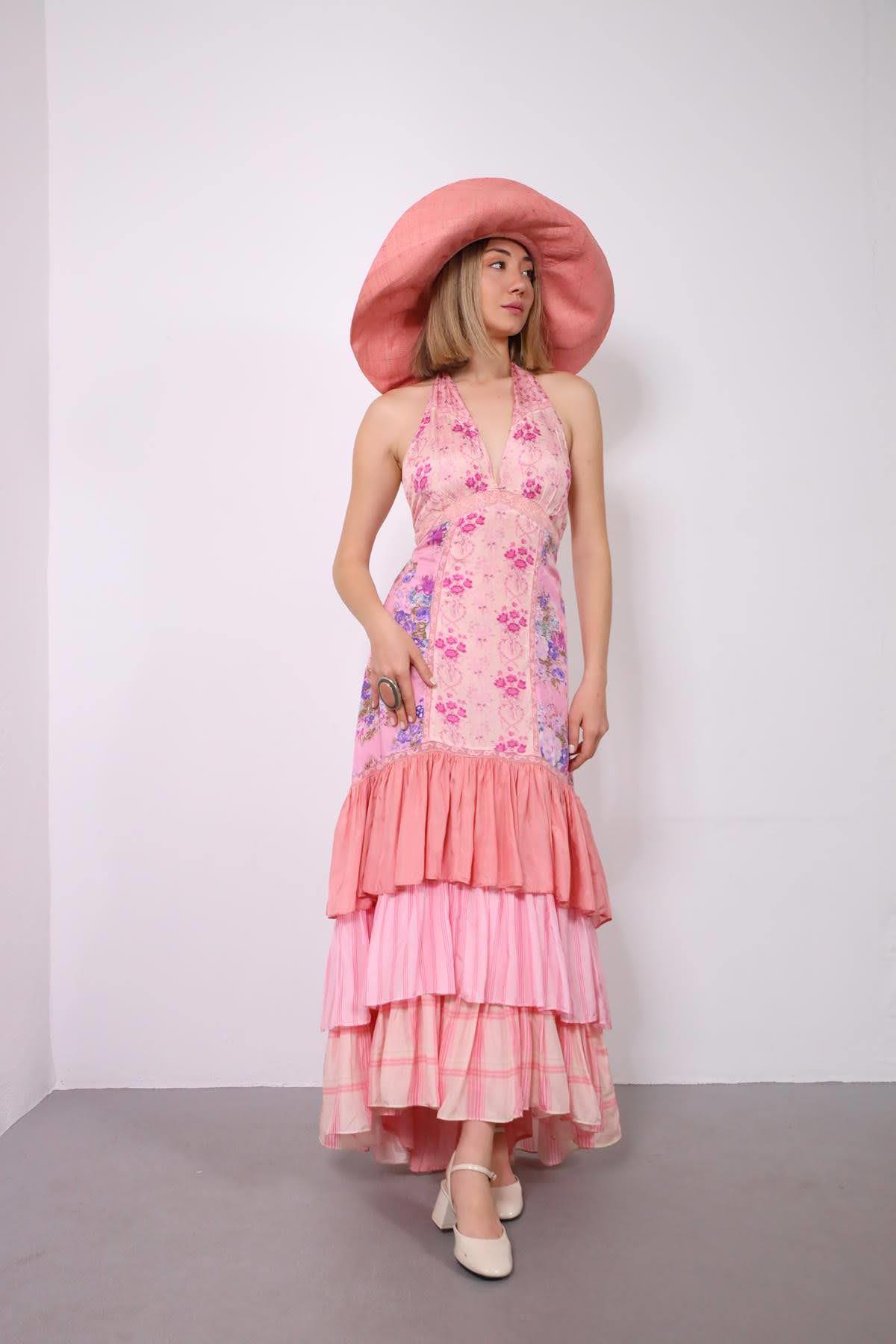 Pembe Boyundan Bağlamalı Güpürlü Çiçek Desenli Elbise - Şaman Butik Pembe Boyundan Bağlamalı Güpürlü Çiçek Desenli Elbise