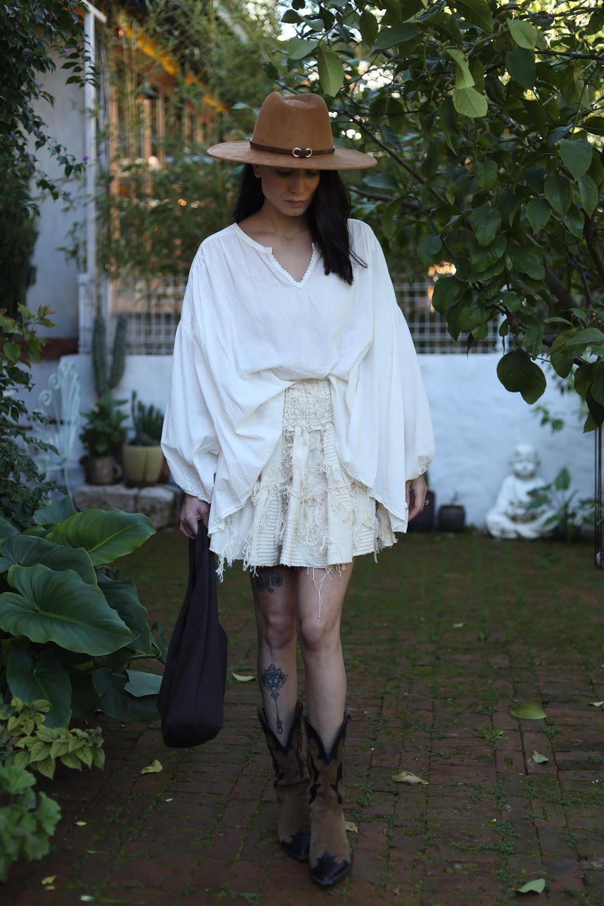 Beyaz Yakası Dantelli Balon Kol Bluz