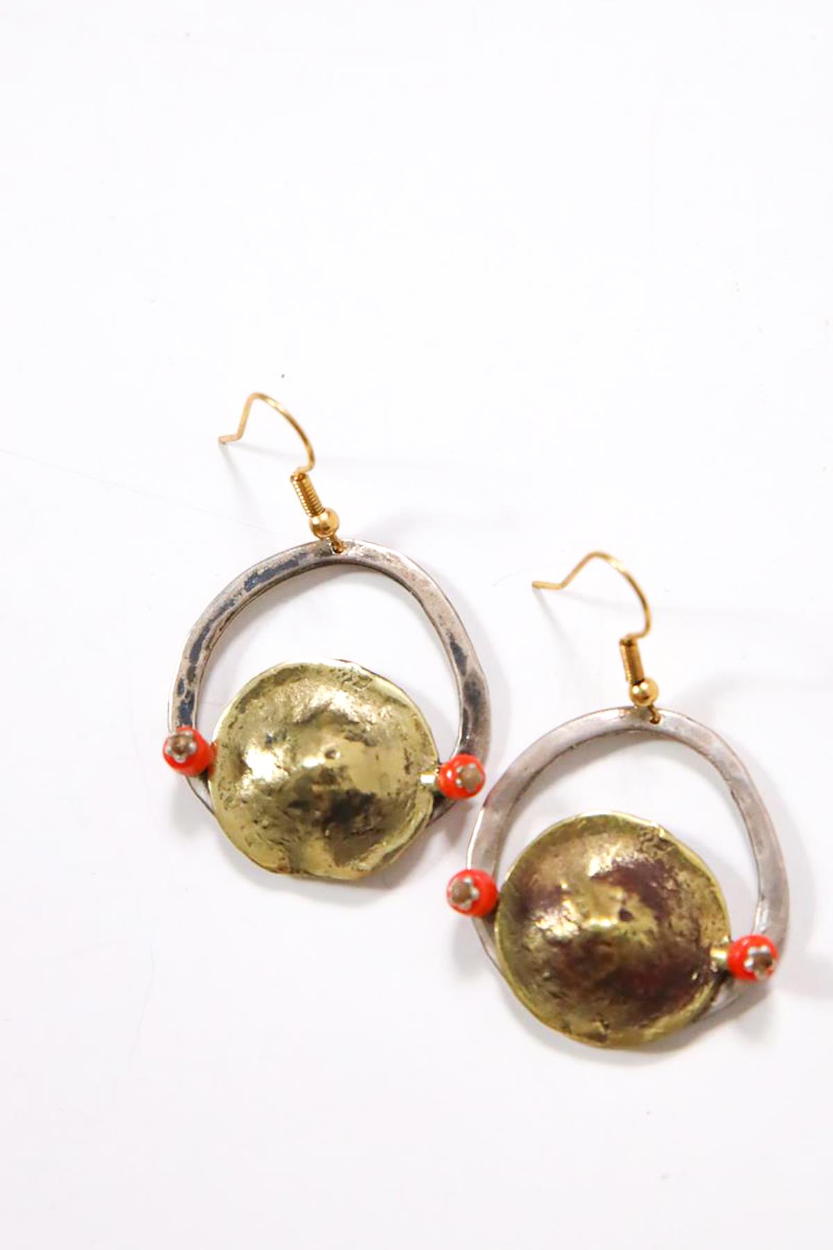  Gümüş Ve Bronz El Yapımı Mercan Detaylı Küpe