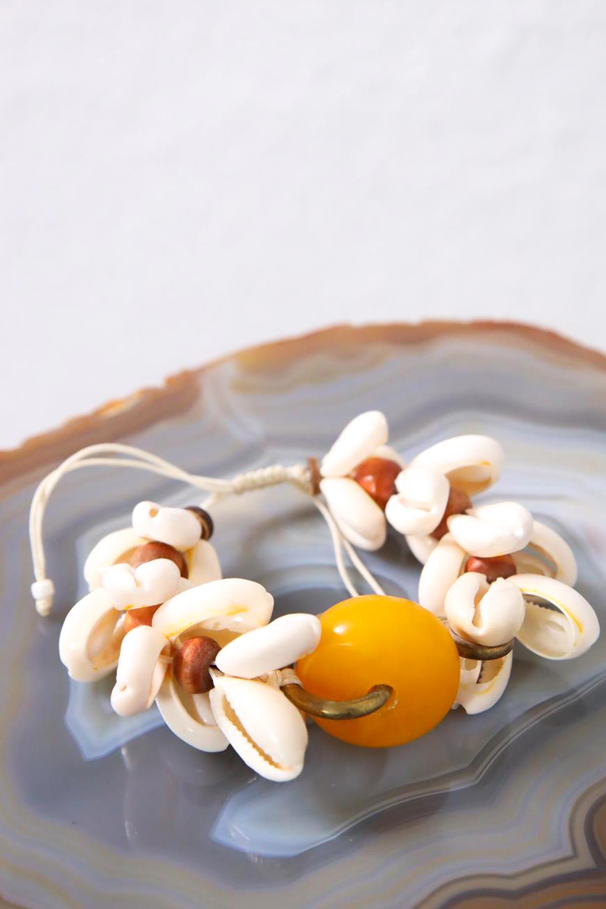 Bronz Ve Ahşap Detaylı Reçine Deniz Kabuğu Bileklik - Şaman Butik Bronz Ve Ahşap Detaylı Reçine Deniz Kabuğu Bileklik