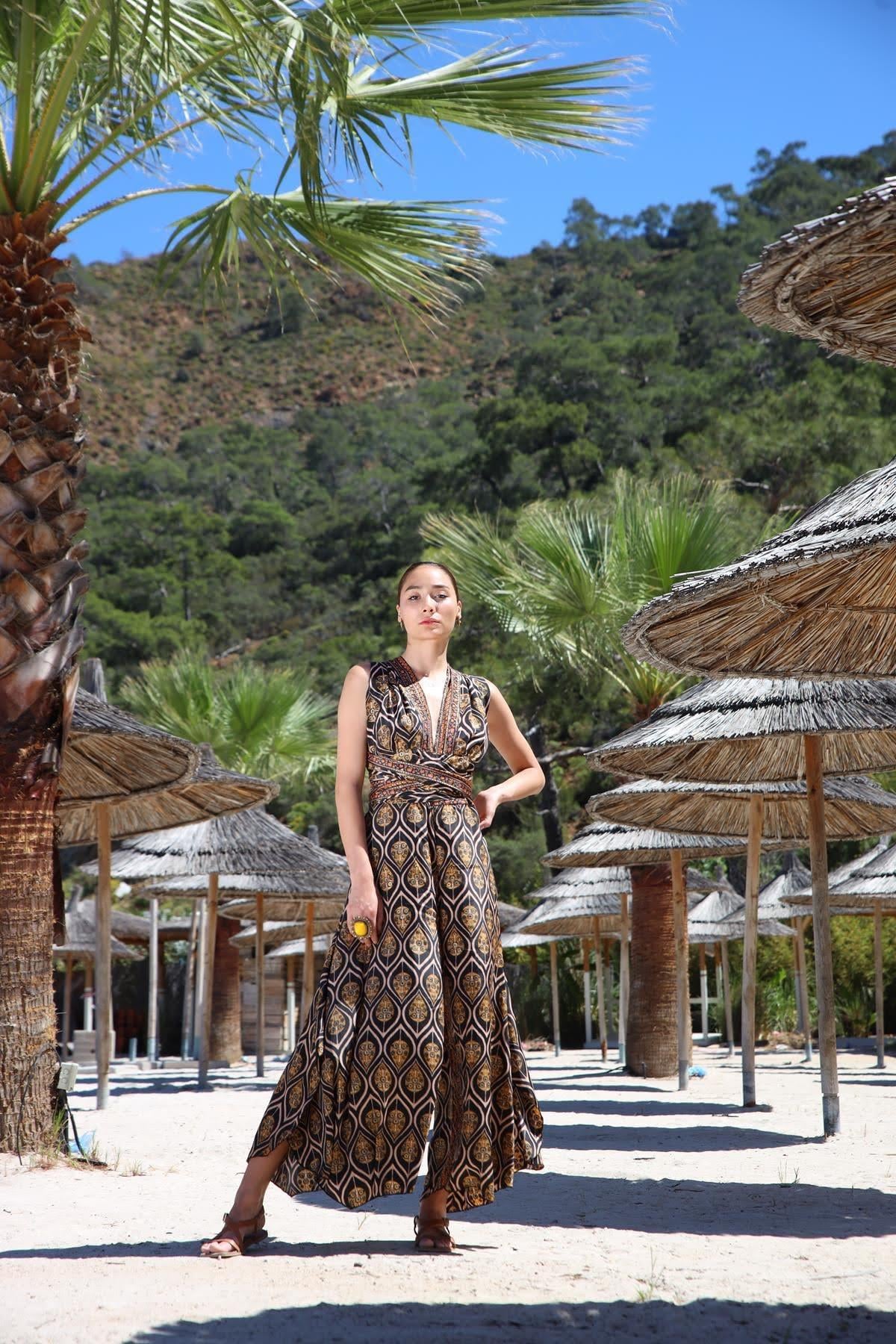 Siyah Şal Desenli İpek Tulum - Şaman Butik Siyah Şal Desenli İpek Tulum