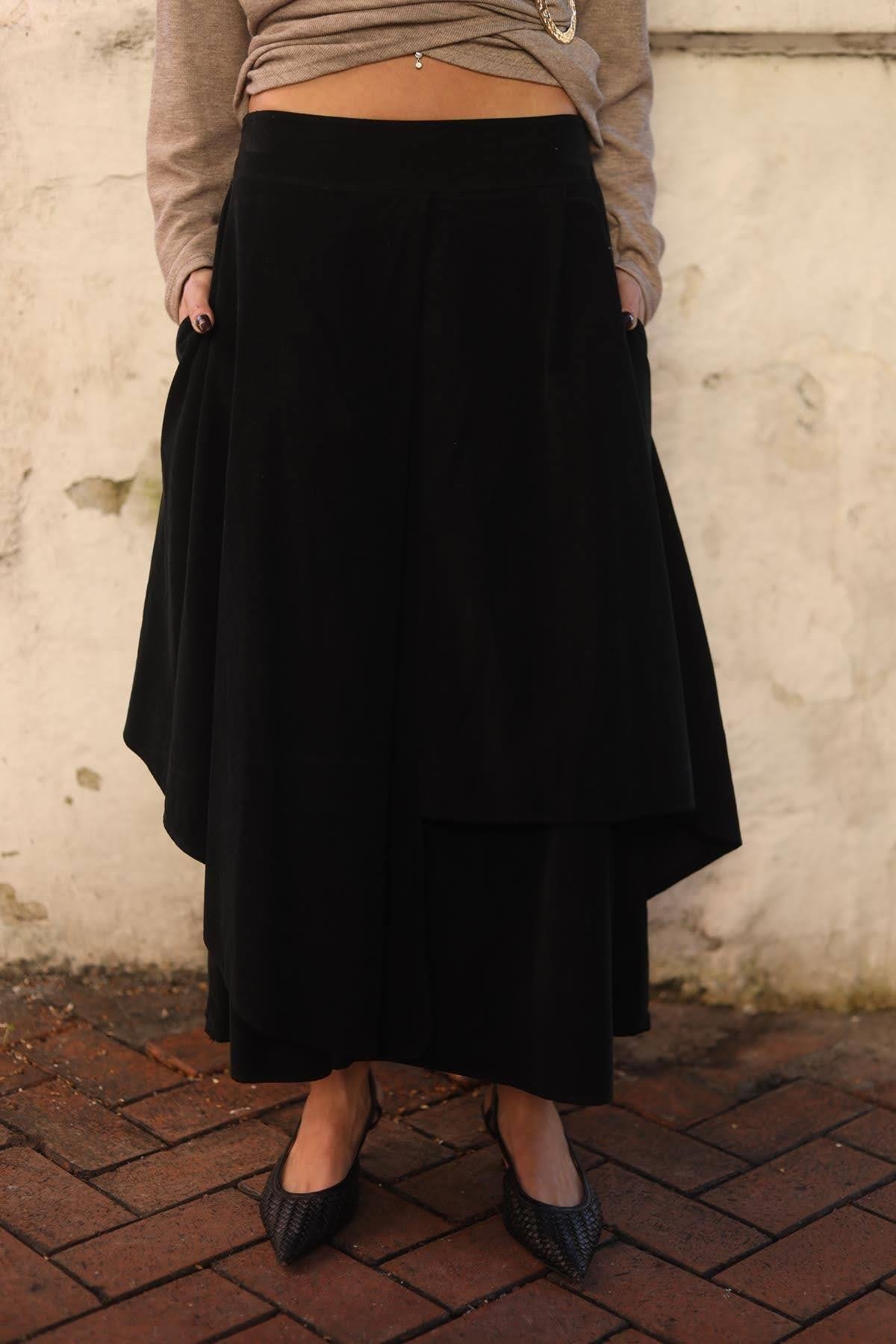 Siyah Kat Kat Kadife Etek