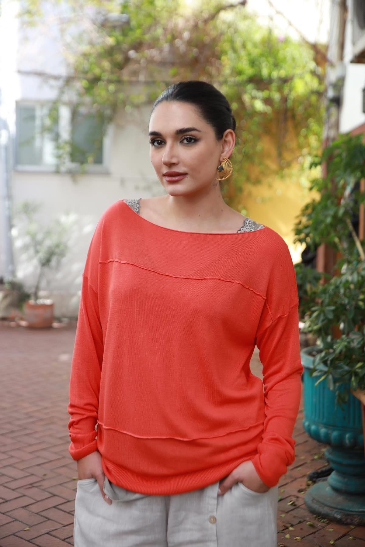 Mercan Rengi Dikiş Detaylı Kayık Yaka Merserize