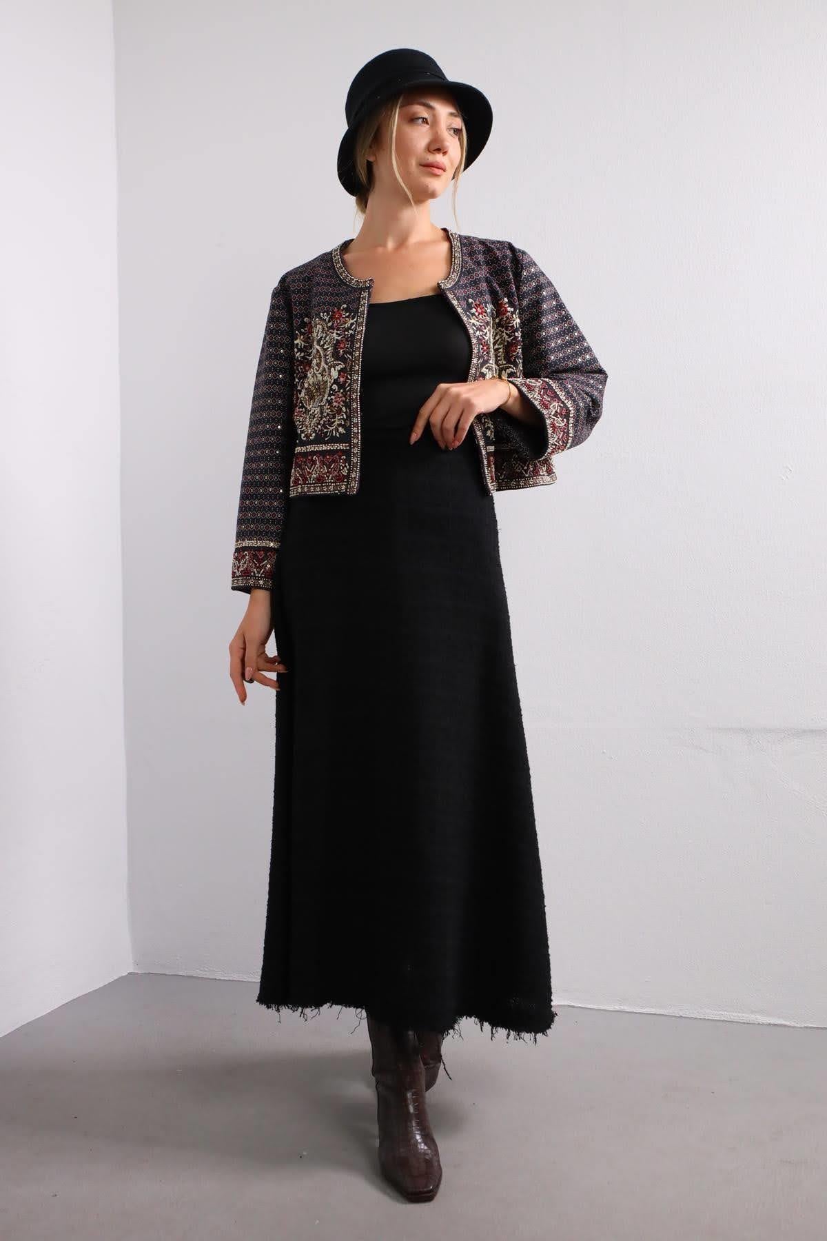 Siyah Altı Püsküllü Kendinden Desenli Etek - Şaman Butik Siyah Altı Püsküllü Kendinden Desenli Etek