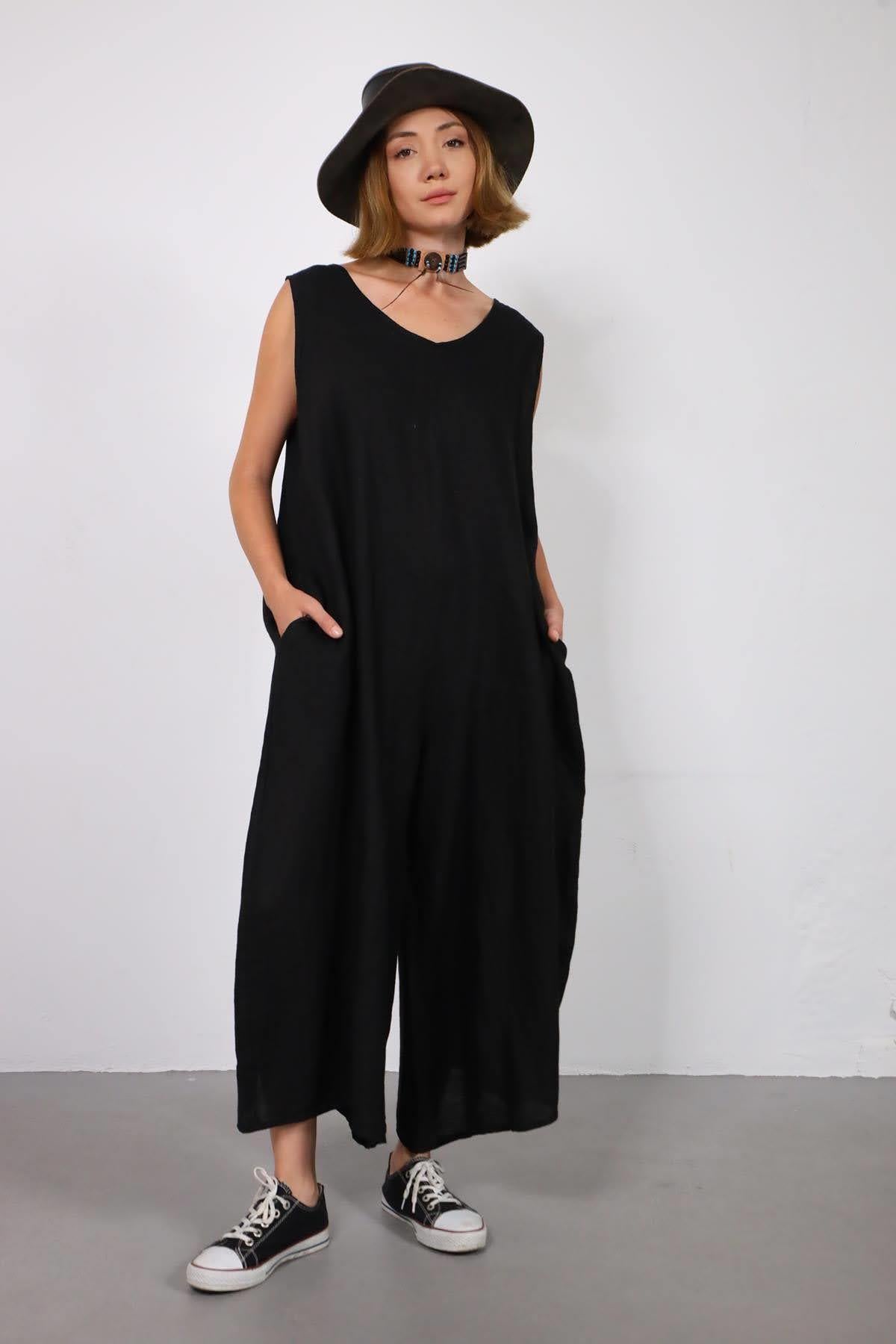 Siyah Sırtı Düğmeli Düşük Ağlı Keten Tulum - Şaman Butik Siyah Sırtı Düğmeli Düşük Ağlı Keten Tulum