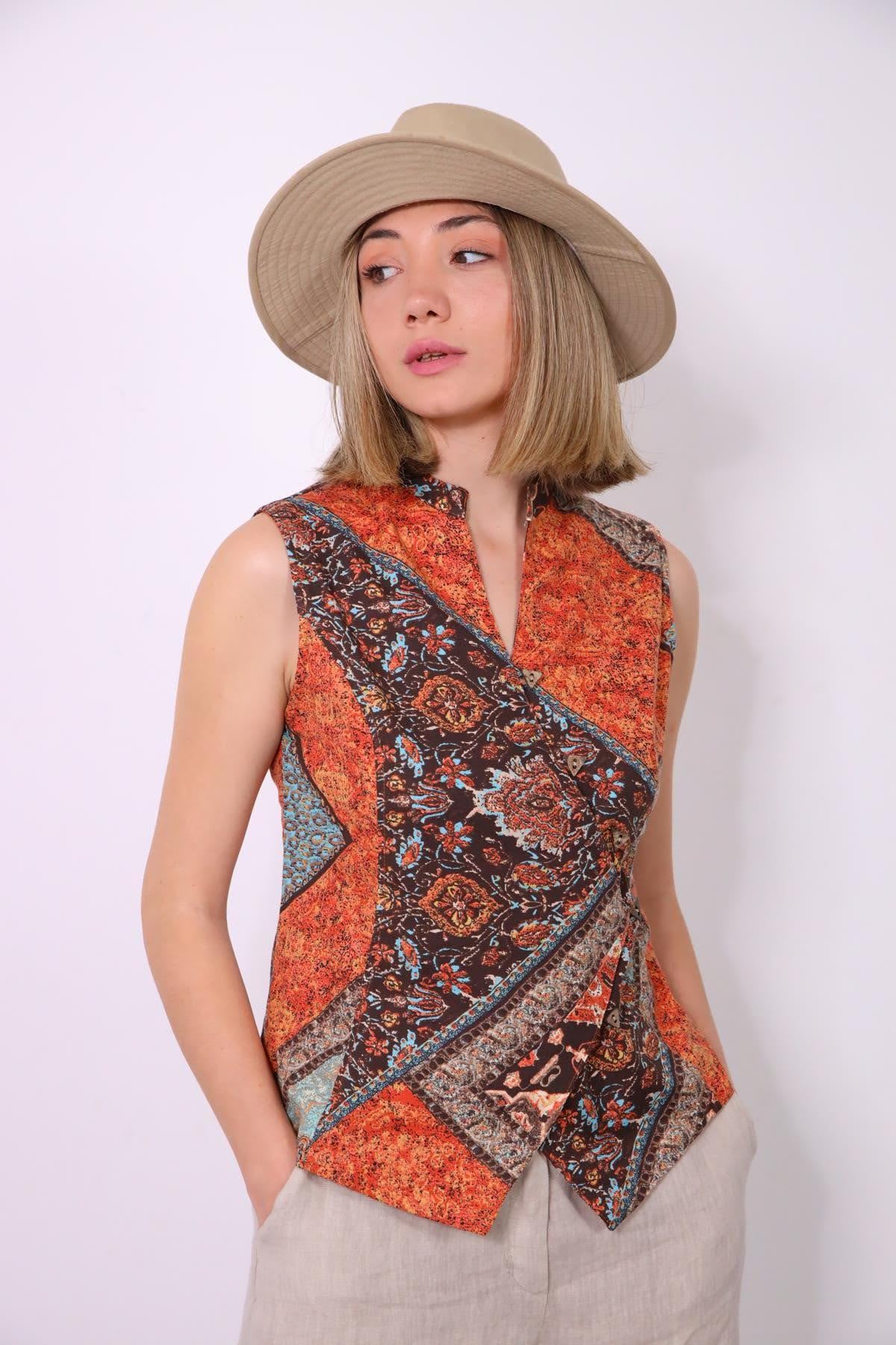 Kahverengi Çapraz Düğme Detaylı Kolsuz Bluz - Şaman Butik Kahverengi Çapraz Düğme Detaylı Kolsuz Bluz