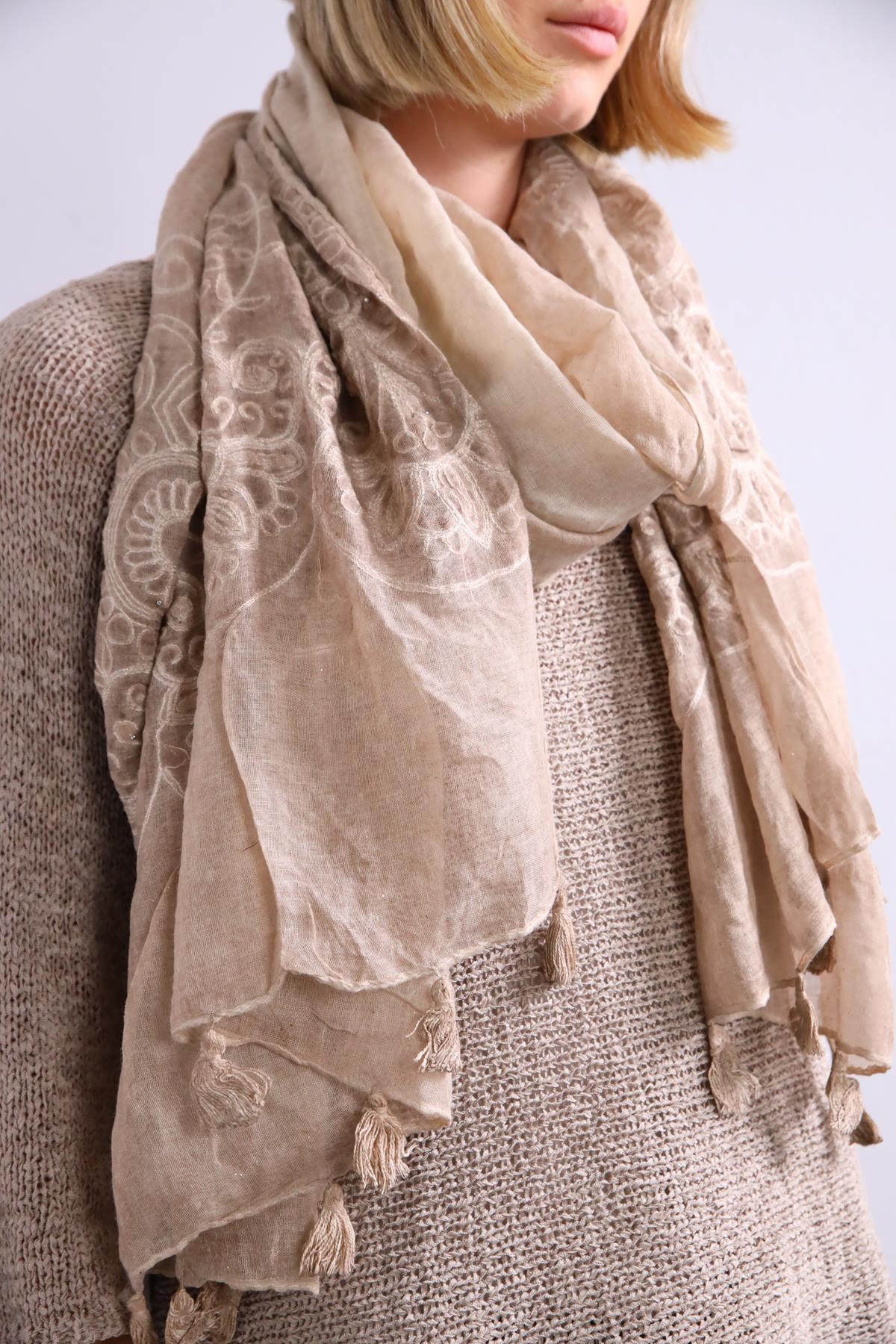  Sütlü Kahverengii Simli İnci İşlemeli Şal