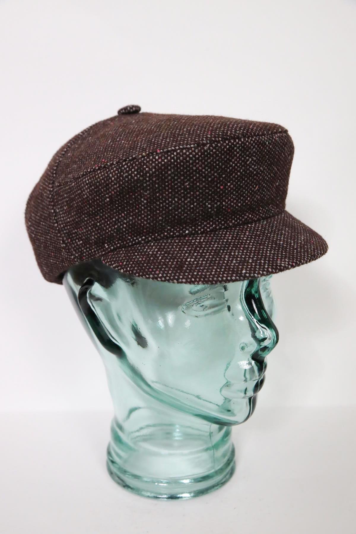  Kahverengi Yün Kasket