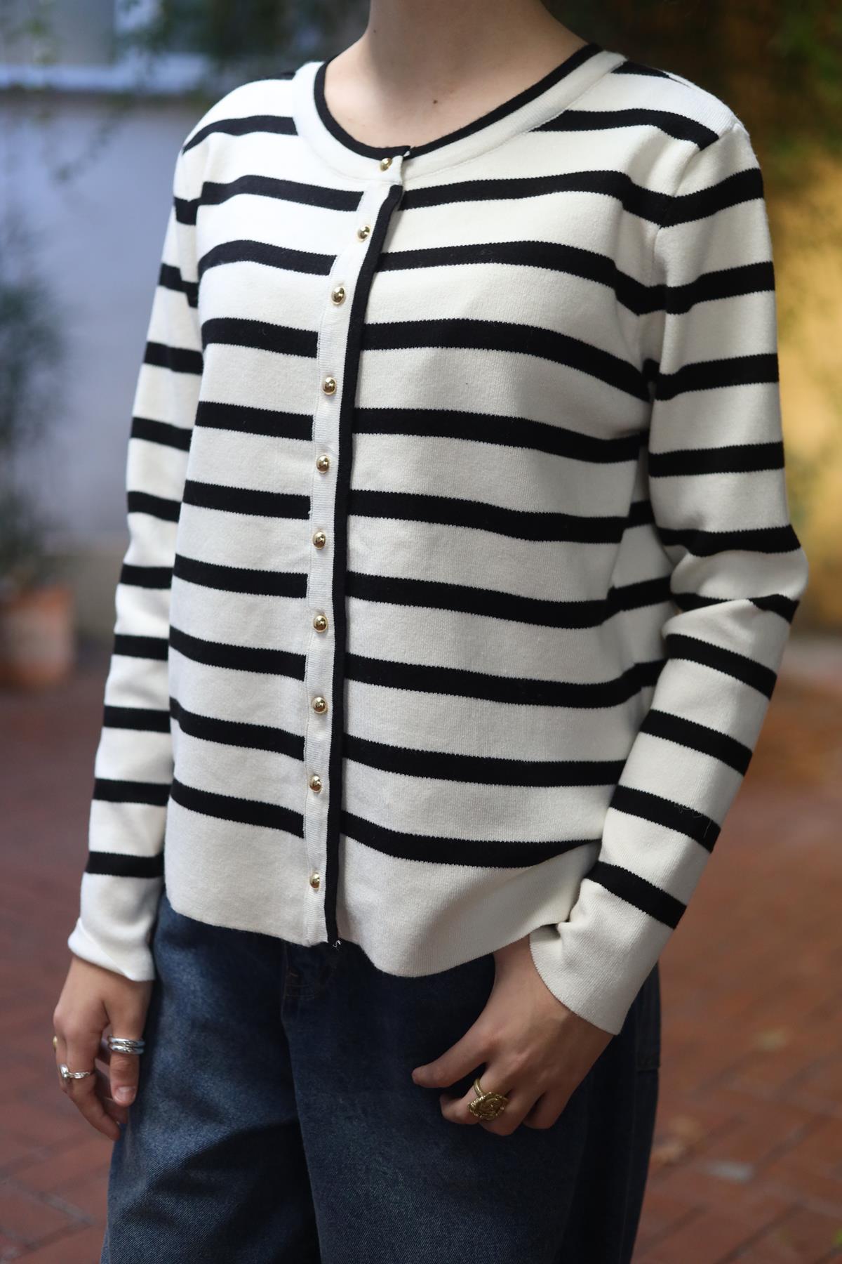 Ekru Siyah Çizgili Düğmeli Hırka Bluz