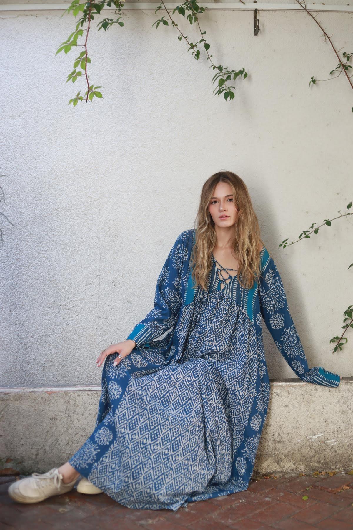 Lacivert Tribal Desen Yakası Bağcıklı Elbise