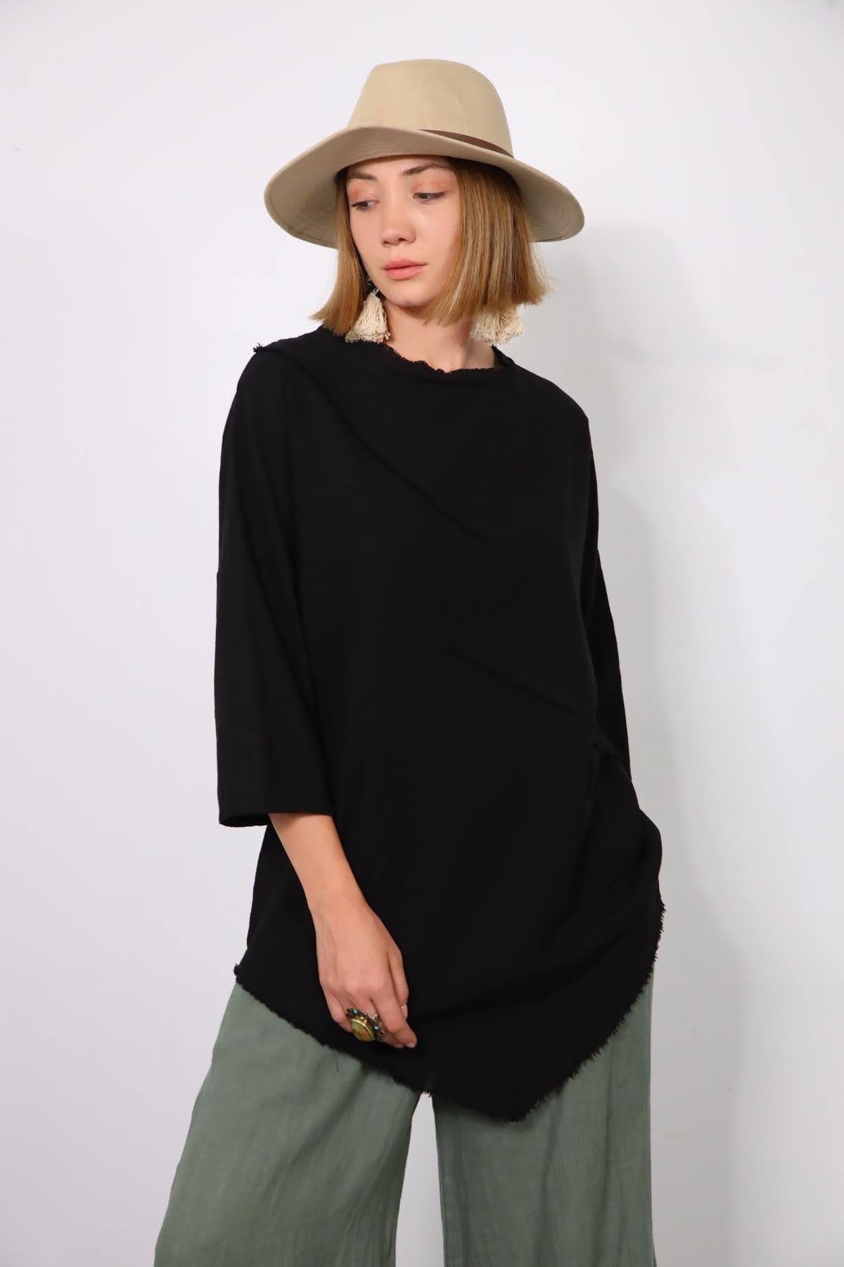  Siyah Püsküllü Dikiş Detaylı Bisiklet Yaka Bluz