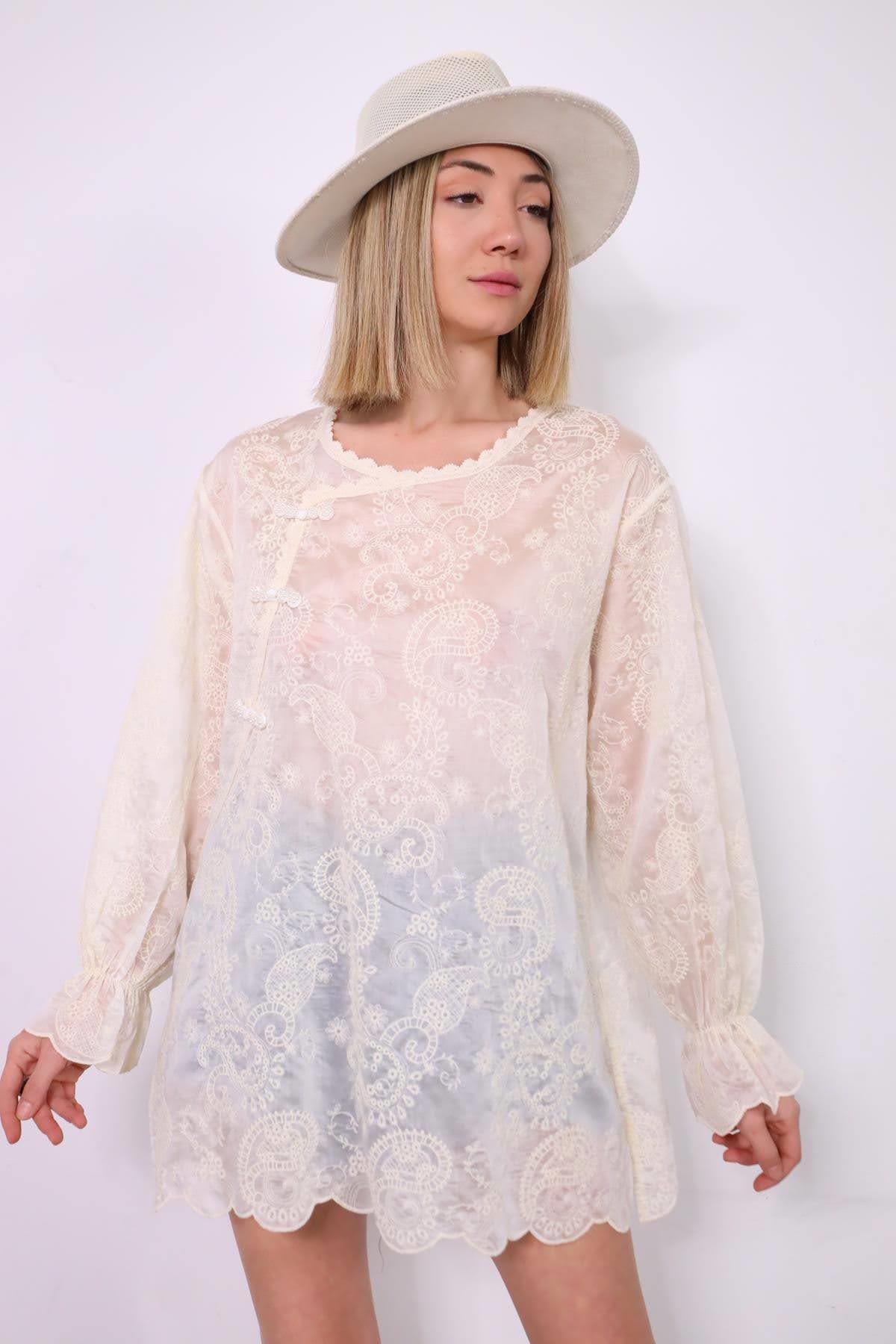 Ekru Kolu Fırfırlı İnci Detaylı Güpür Tunik - Şaman Butik Ekru Kolu Fırfırlı İnci Detaylı Güpür Tunik