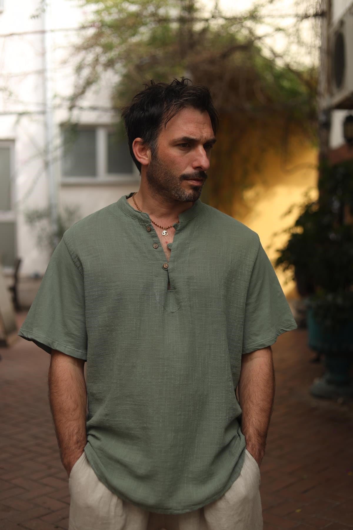 Haki Önü Keten Düğmeli Kısa Kollu Erkek Henley