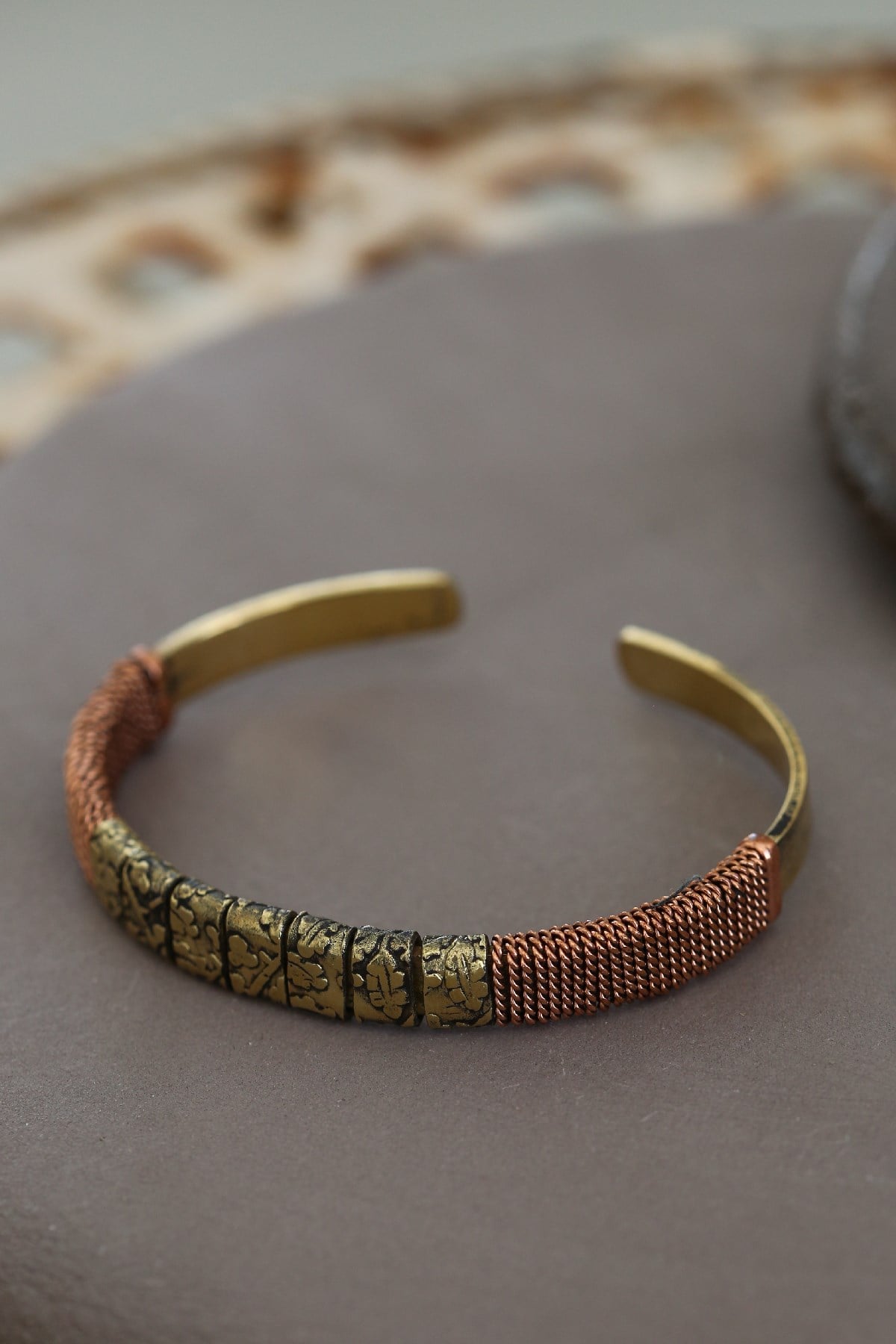 Bronz Antik Motif Detaylı Zincir İşleme Tasarım Bileklik - Şaman Butik Bronz Antik Motif Detaylı Zincir İşleme Tasarım Bileklik
