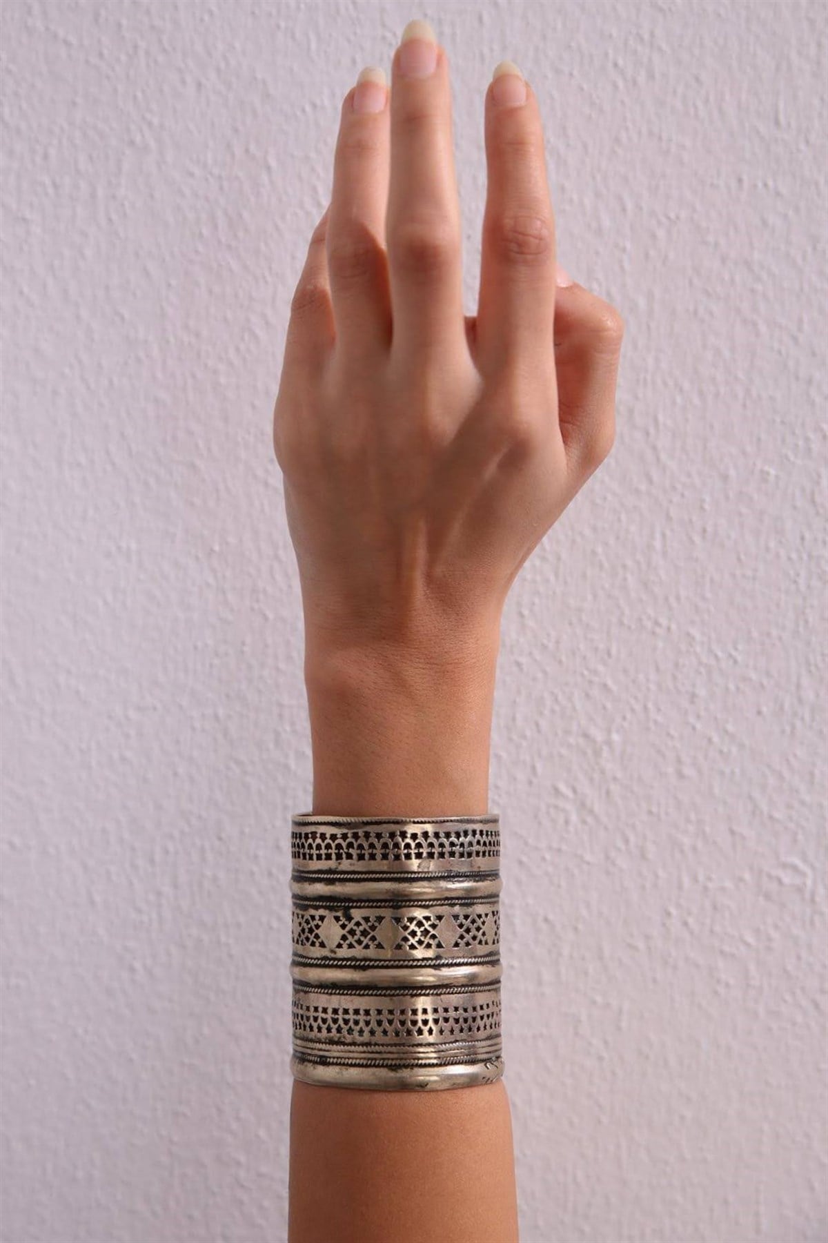  Düşük Ayar Gümüş Antik Motif Tasarım Bileklik