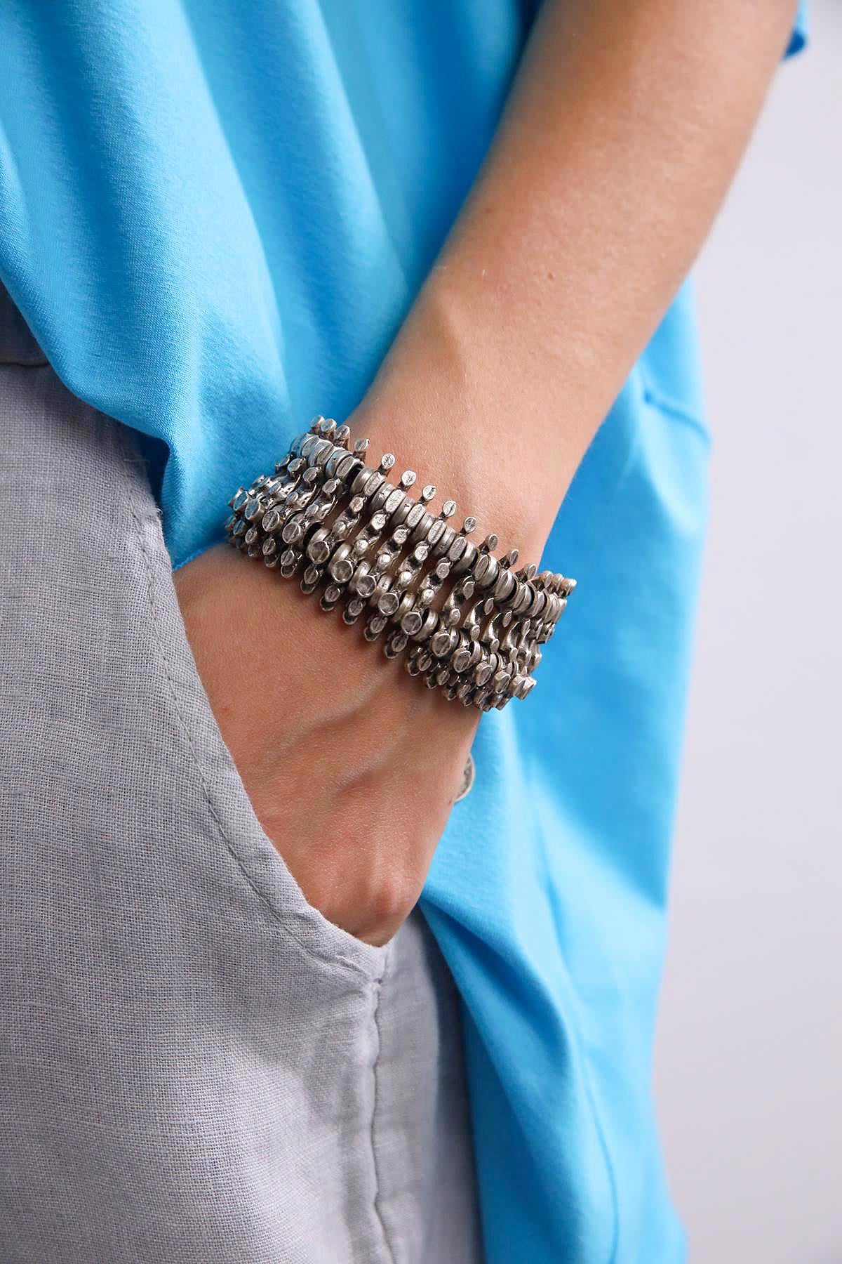 Gümüş Kaplama Antik Para Detaylı Bileklik	- Şaman Butik Gümüş Kaplama Antik Para Detaylı Bileklik