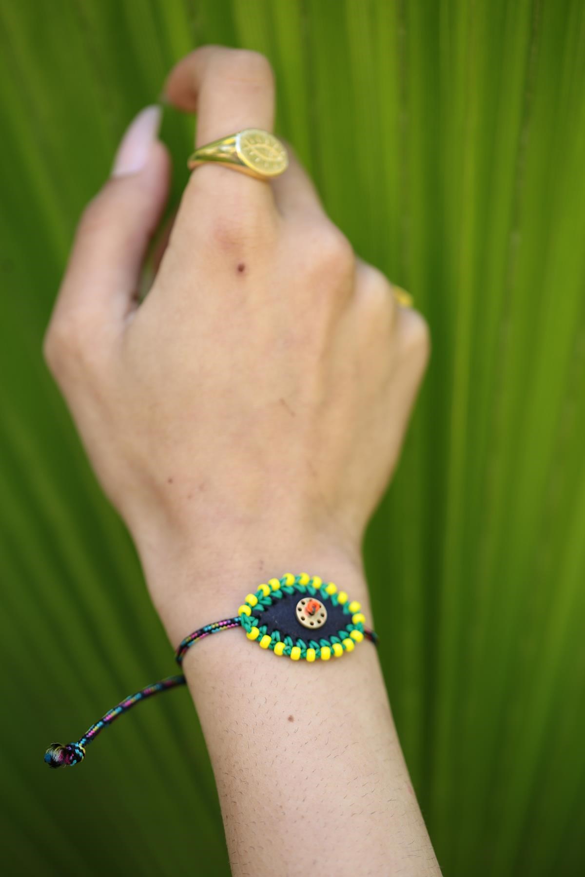 Lacivert Keçe Tabanlı Sarı Doğal Taş Detaylı Tasarım Bileklik - Şaman Butik Lacivert Keçe Tabanlı Sarı Doğal Taş Detaylı Tasarım Bileklik