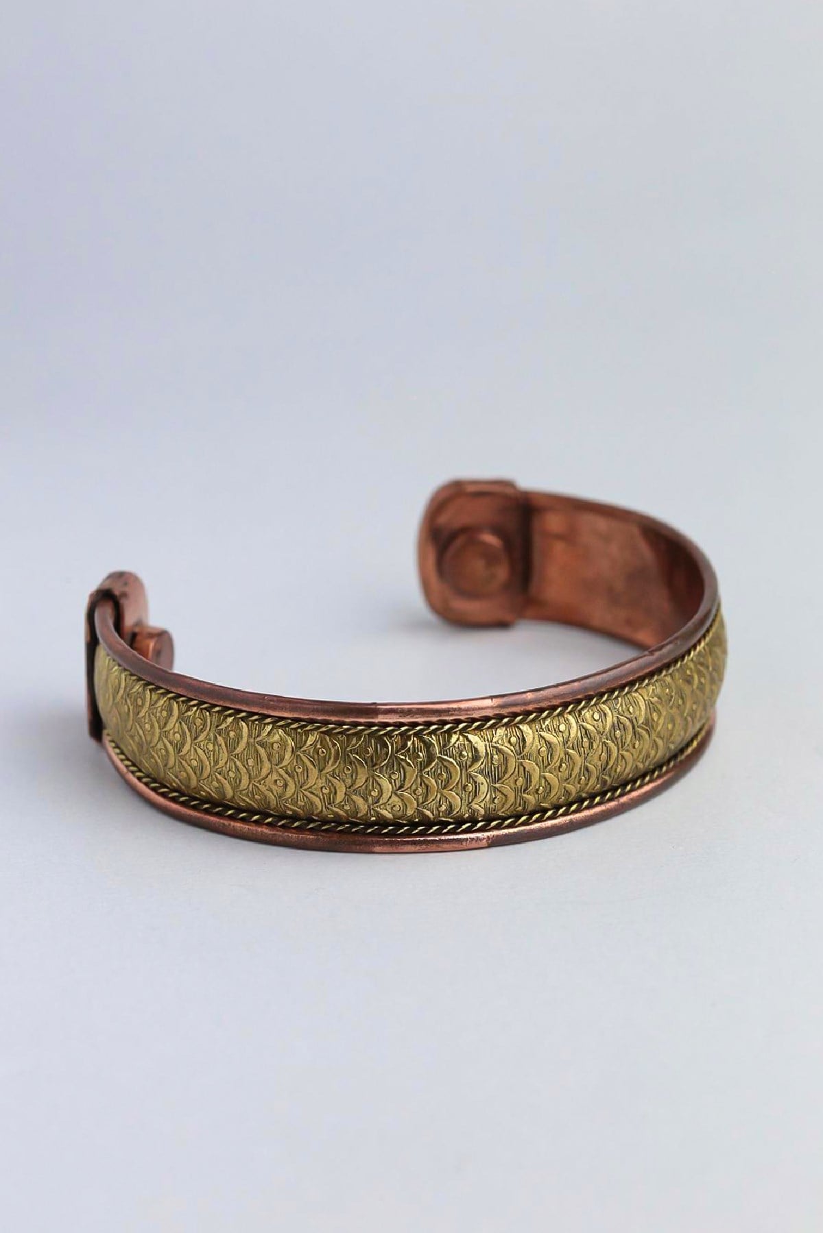 Motif İşleme Detaylı Bronz Bileklik - Şaman Buıtik Motif İşleme Detaylı Bronz Bileklik