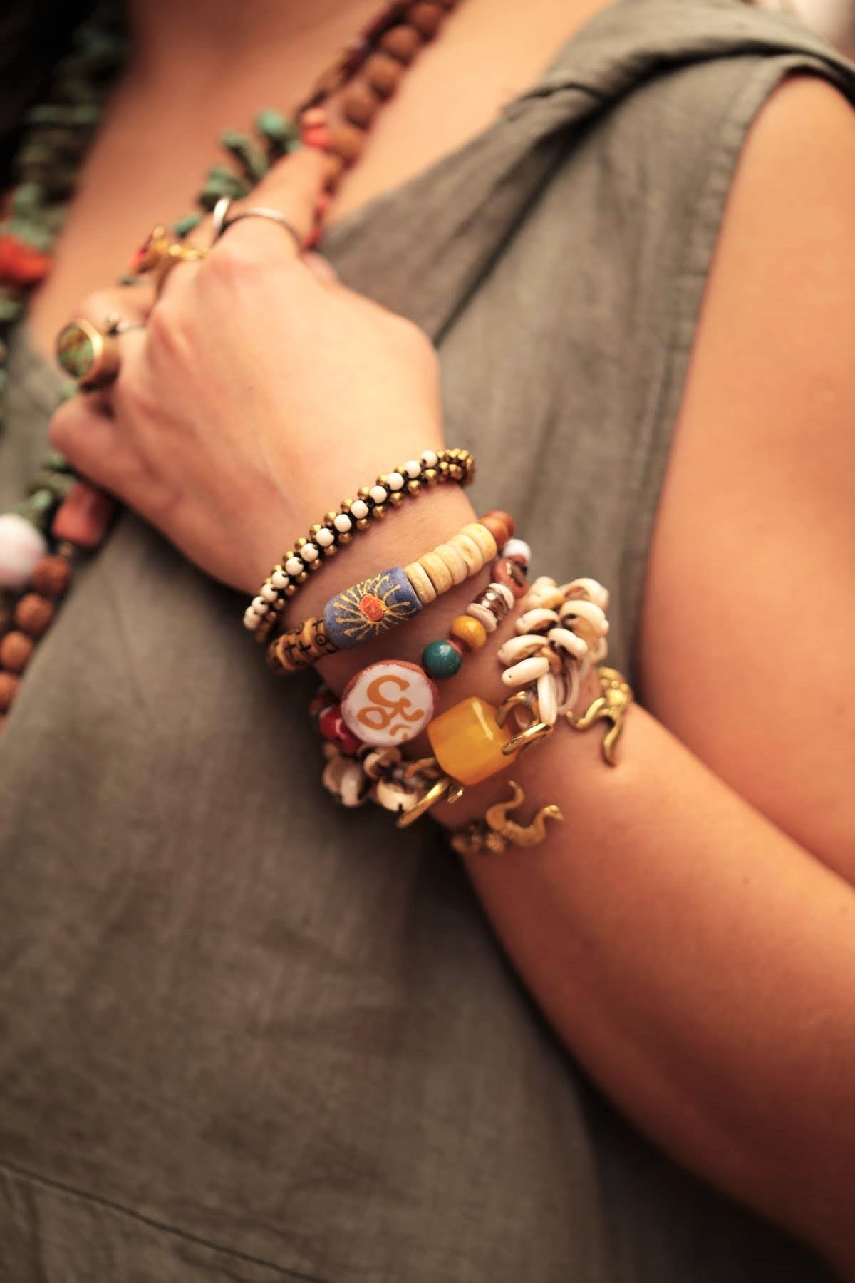 Silindir Tasarım Bronz Kemik Üç Sıra Bileklik - Şaman Butik Silindir Tasarım Bronz Kemik Üç Sıra Bileklik