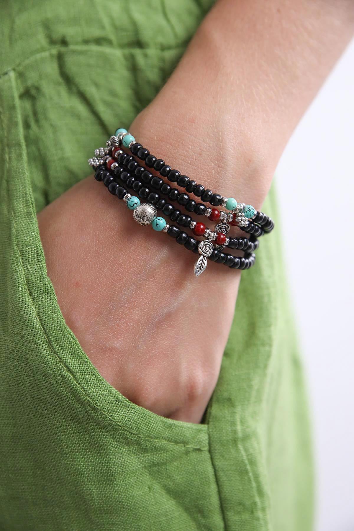  Siyah Çoklu Bileklik