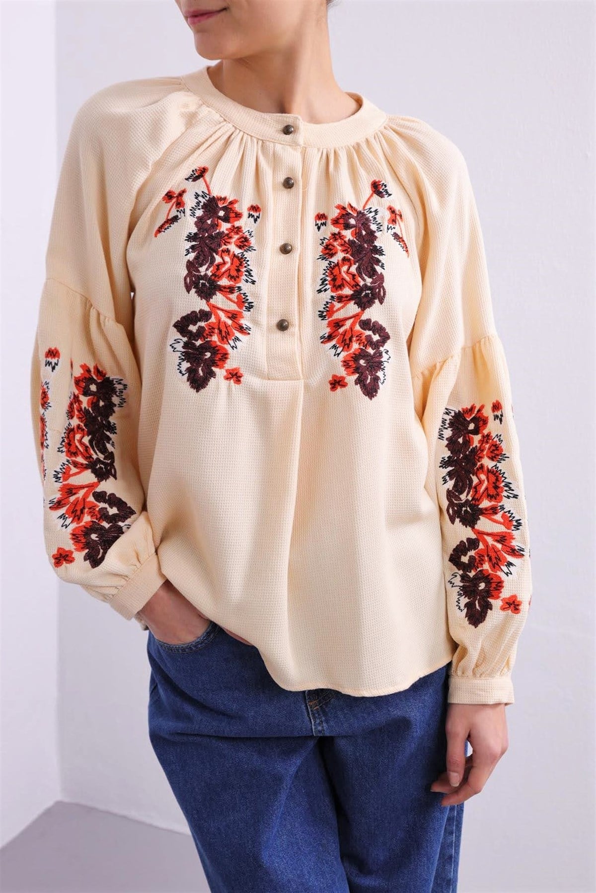 Ecru Flower Embroidered Bishop Sleeve Blouse - Saman Butik | Shop Online Ecru Flower Embroidered Bishop Sleeve Blouse