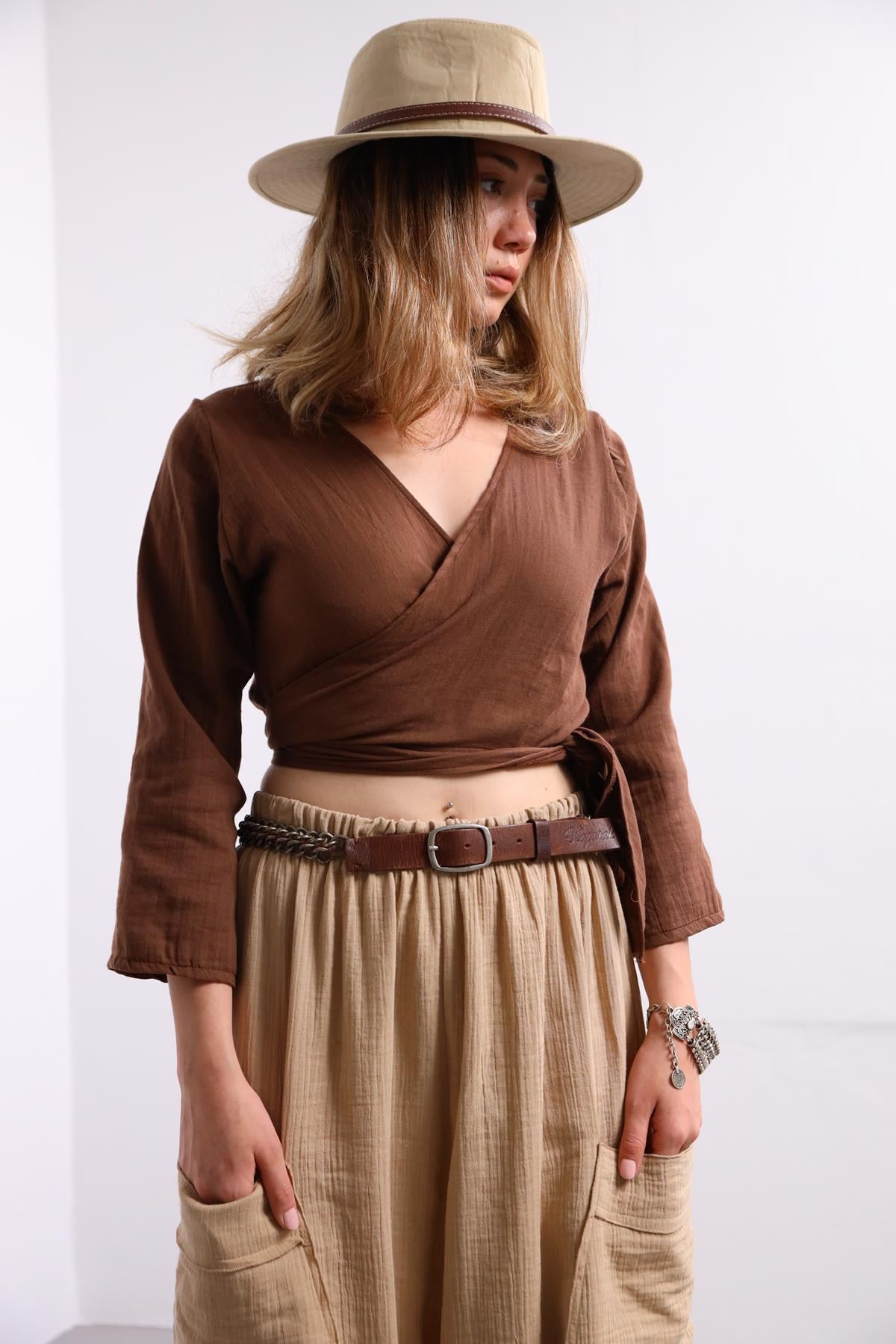 Kahverengi Bağlamalı Crop Bluz - Şaman Butik Kahverengi Bağlamalı Crop Bluz