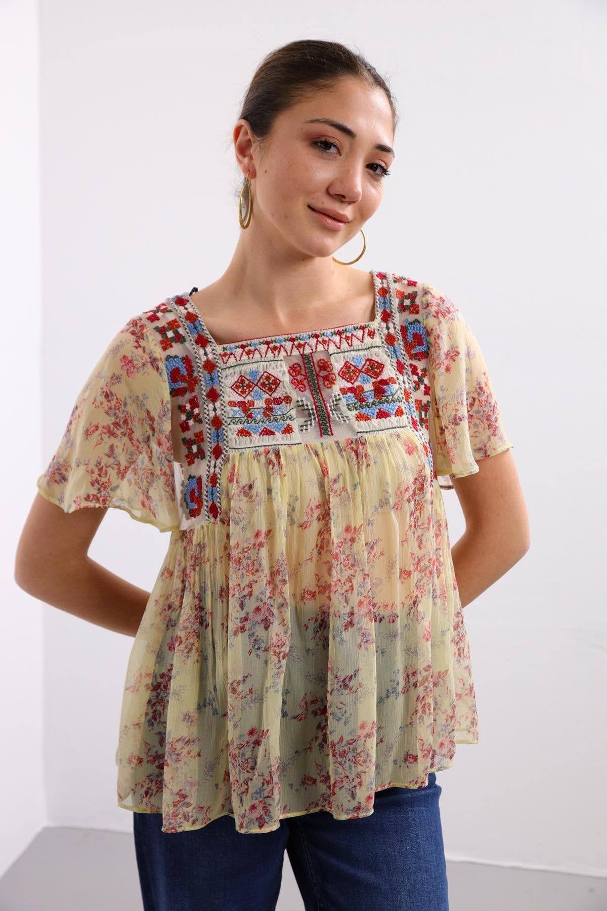 Sarı Çiçekli Kare Yaka Bluz - Şaman Butik Sarı Çiçekli Kare Yaka Bluz