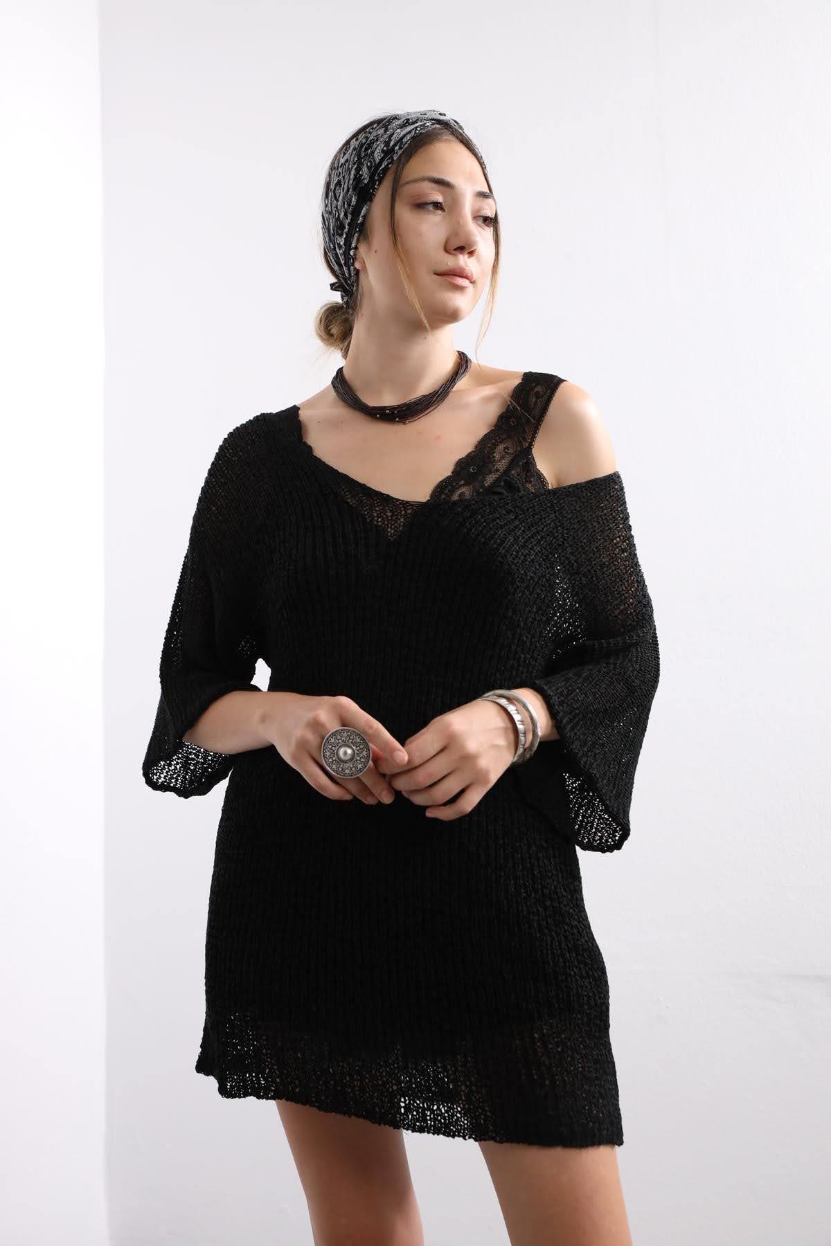 Siyah Yetim Kol V Yaka Merserize Bluz - Şaman Butik - Bohem Giyim ve Aksesuar | Kadın & Erkek Siyah Yetim Kol V Yaka Merserize Bluz